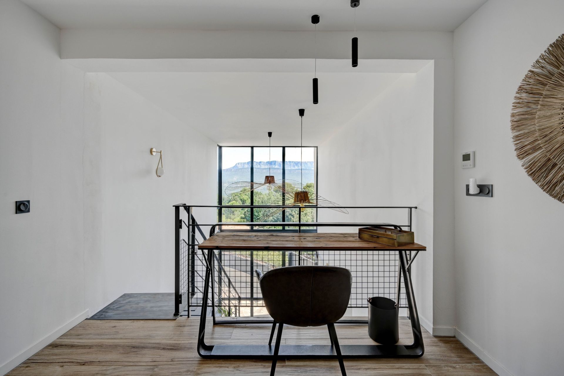 luxury house 7 Rooms for sale on AIX EN PROVENCE (13100)