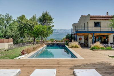 Sale Luxury house Aix-en-Provence 7&nbsp;Rooms 250&nbsp;m²