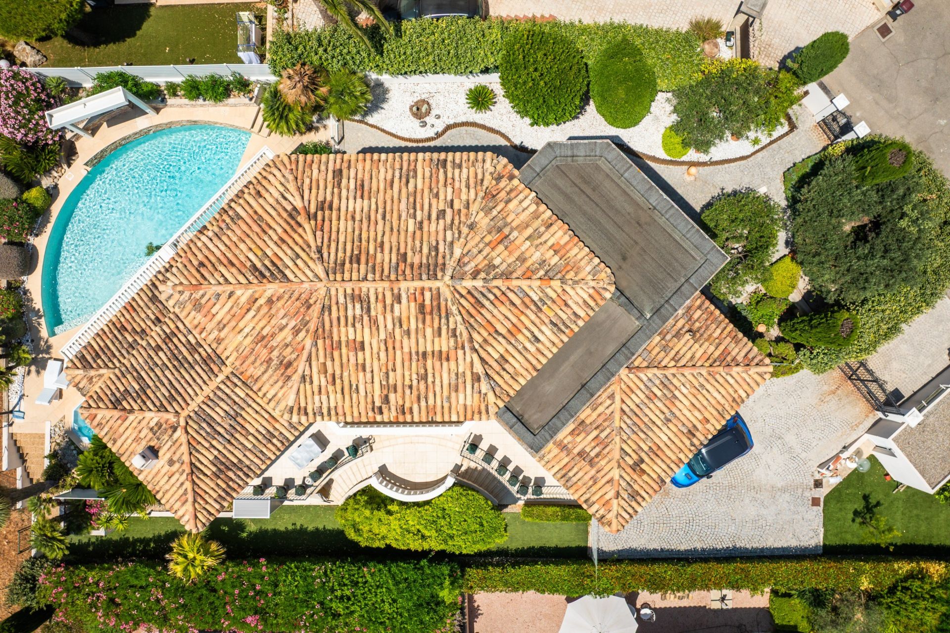luxury house 10 Rooms for sale on CARRY LE ROUET (13620)