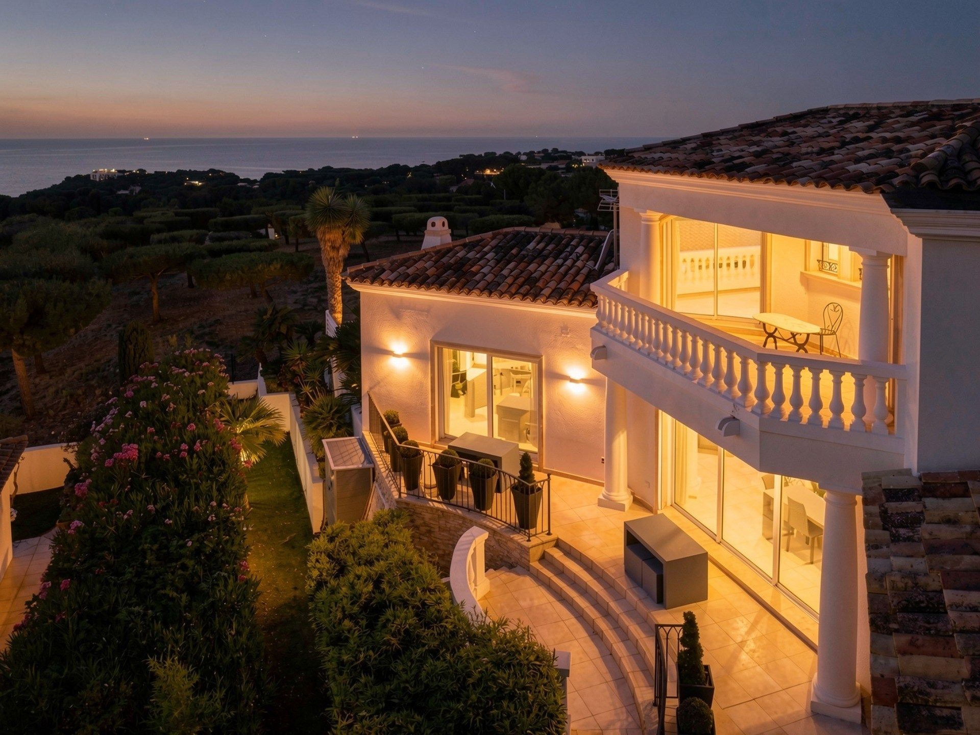 luxury house 10 Rooms for sale on CARRY LE ROUET (13620)