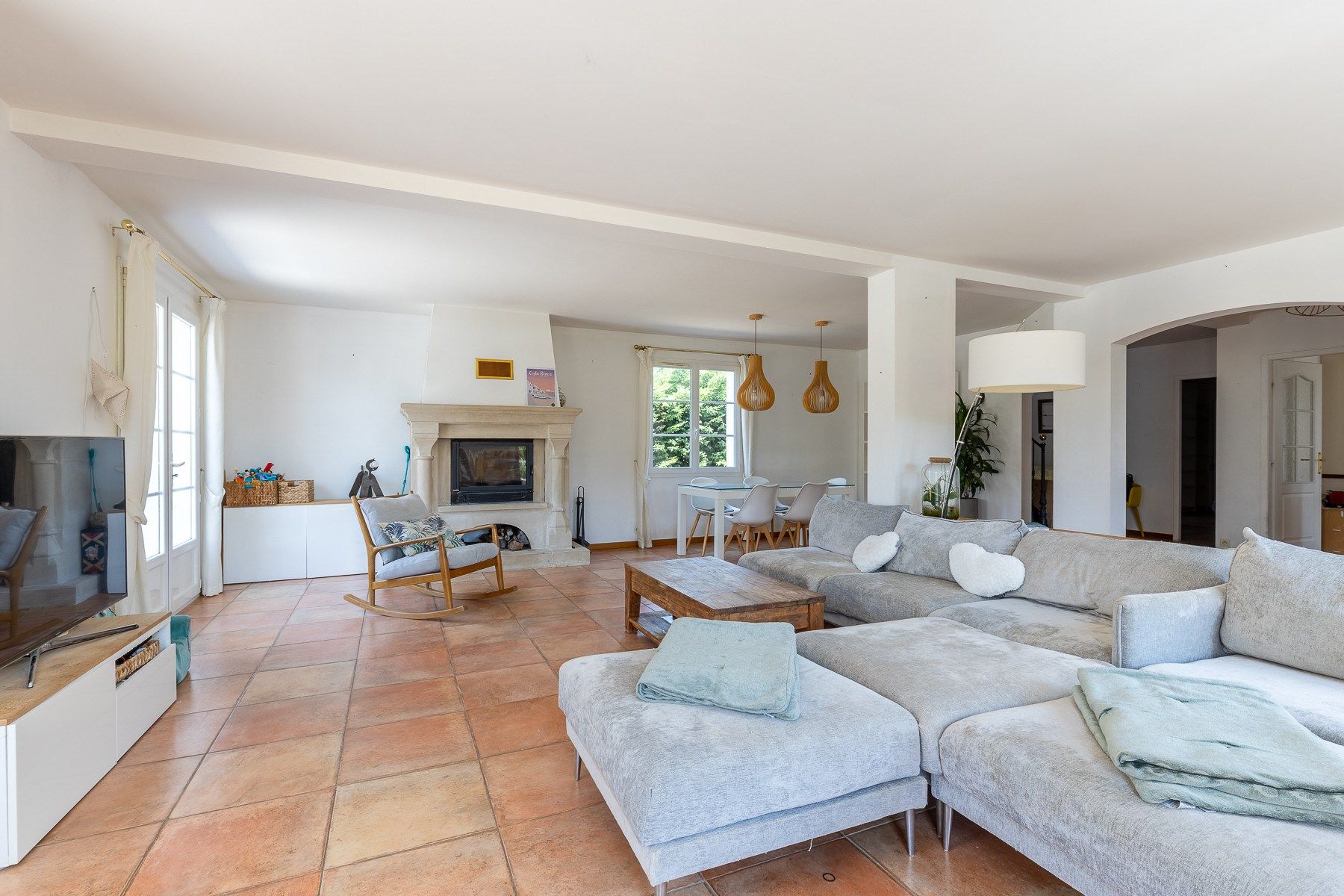 luxury house 9 Rooms for sale on LAVAUR (81500)