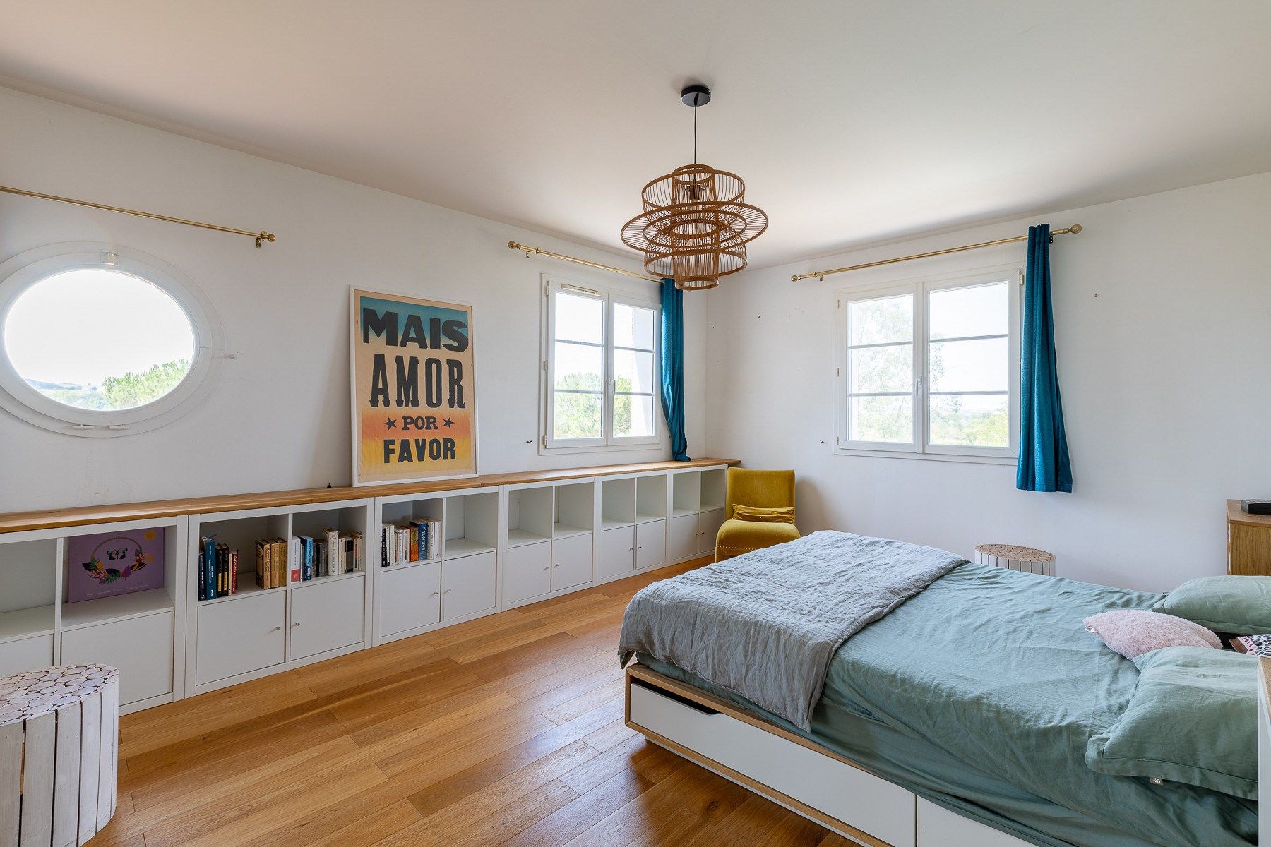 luxury house 9 Rooms for sale on LAVAUR (81500)