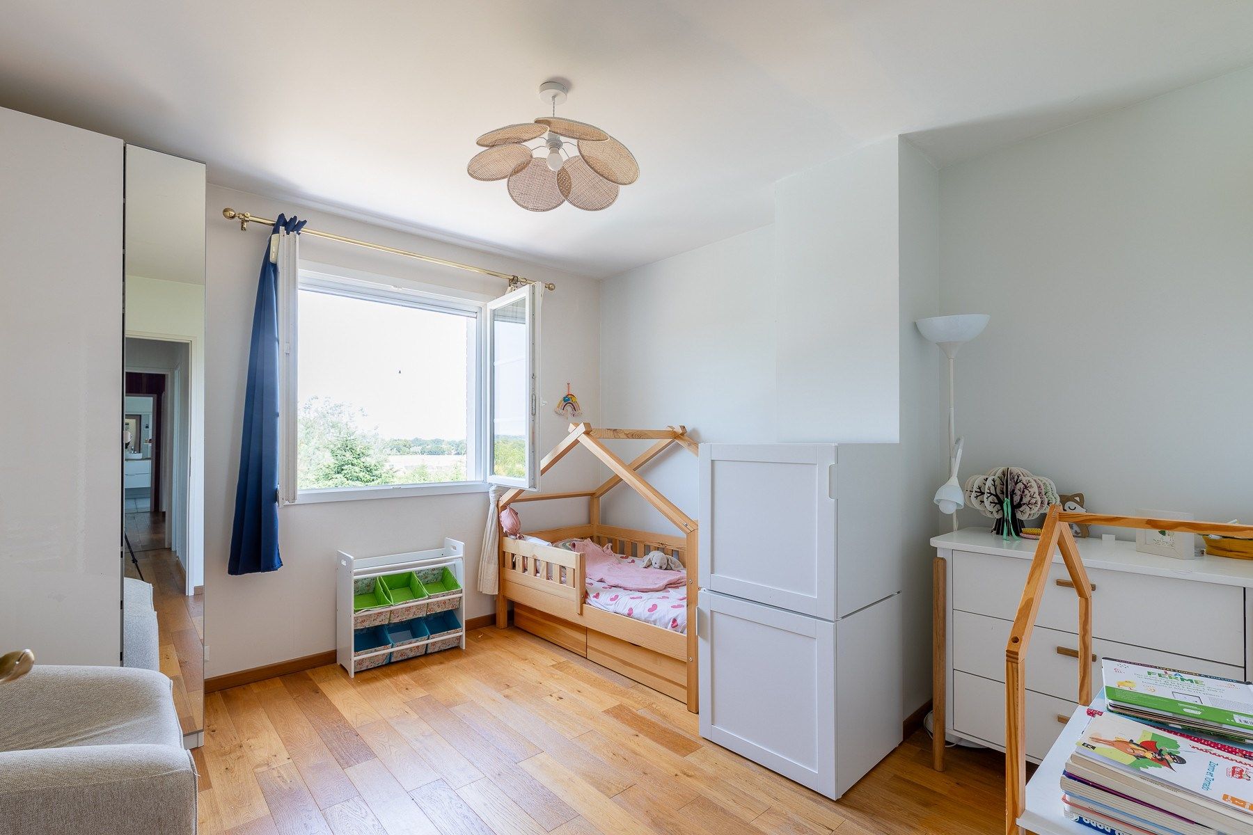 luxury house 9 Rooms for sale on LAVAUR (81500)