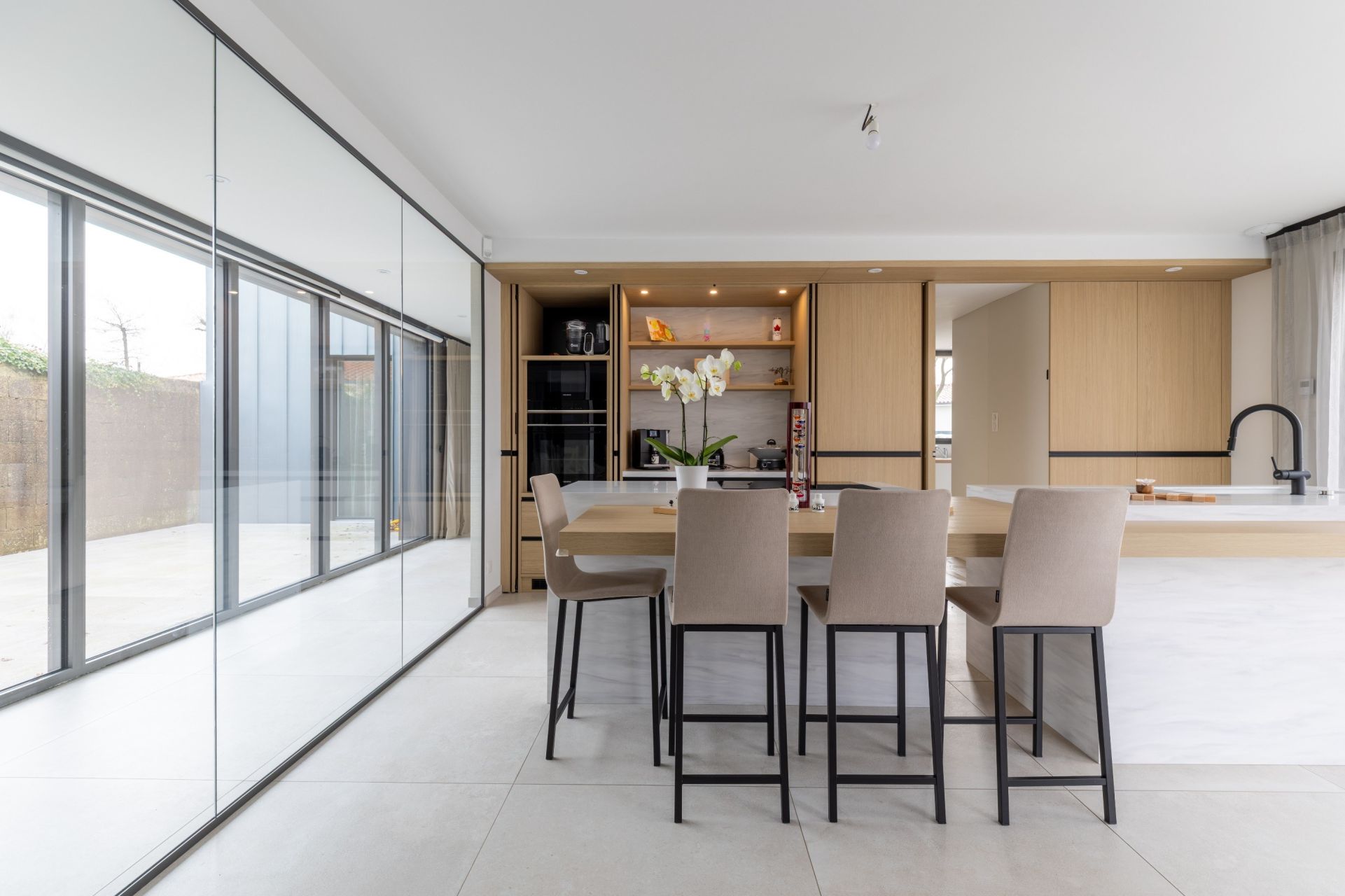 luxury house 5 Rooms for sale on AIZENAY (85190)