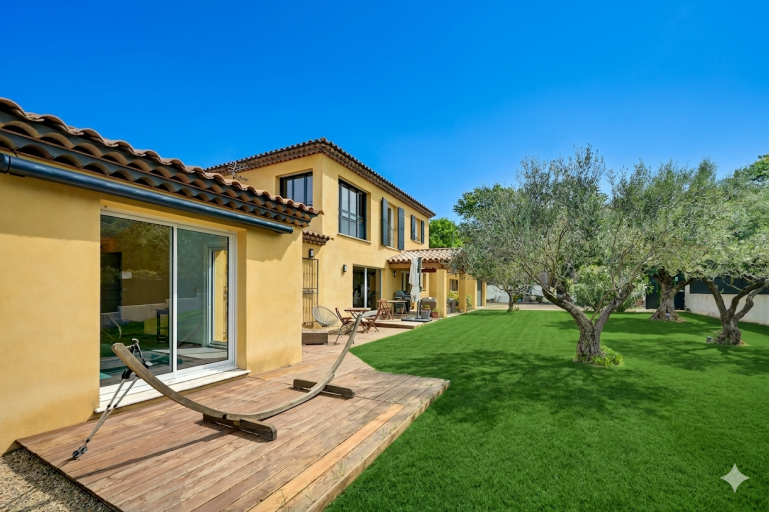luxury house 5 Rooms for sale on BOUC BEL AIR (13320)