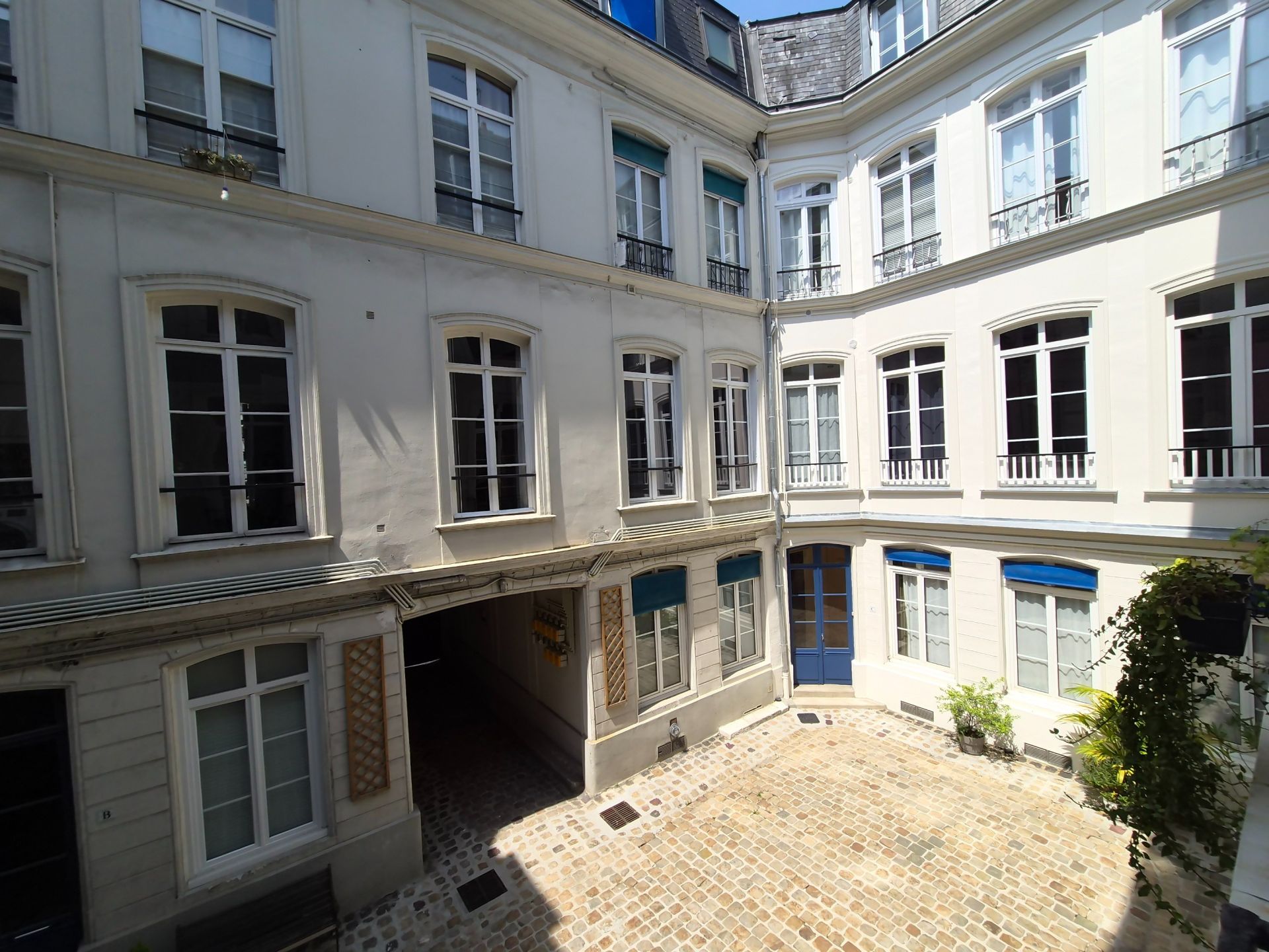 luxury apartment 6 Rooms for sale on ROUEN (76000)