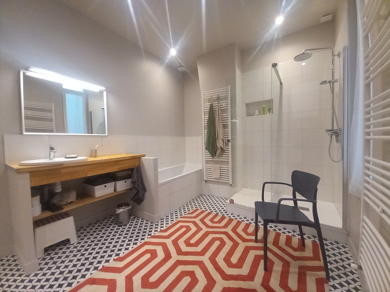 luxury apartment 6 Rooms for sale on ROUEN (76000)