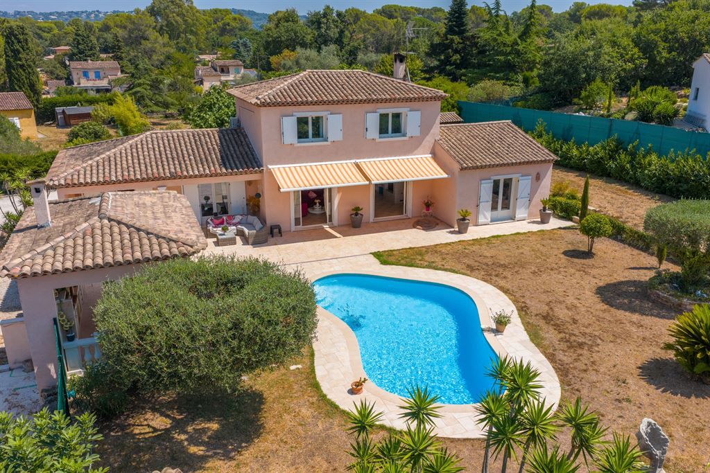 luxury villa 8 Rooms for sale on MOUANS SARTOUX (06370)