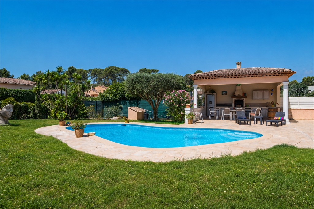 villa de luxe 8 Pièces en vente sur MOUANS SARTOUX (06370)