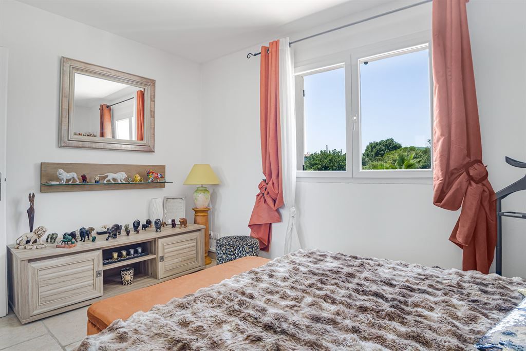luxury villa 8 Rooms for sale on MOUANS SARTOUX (06370)