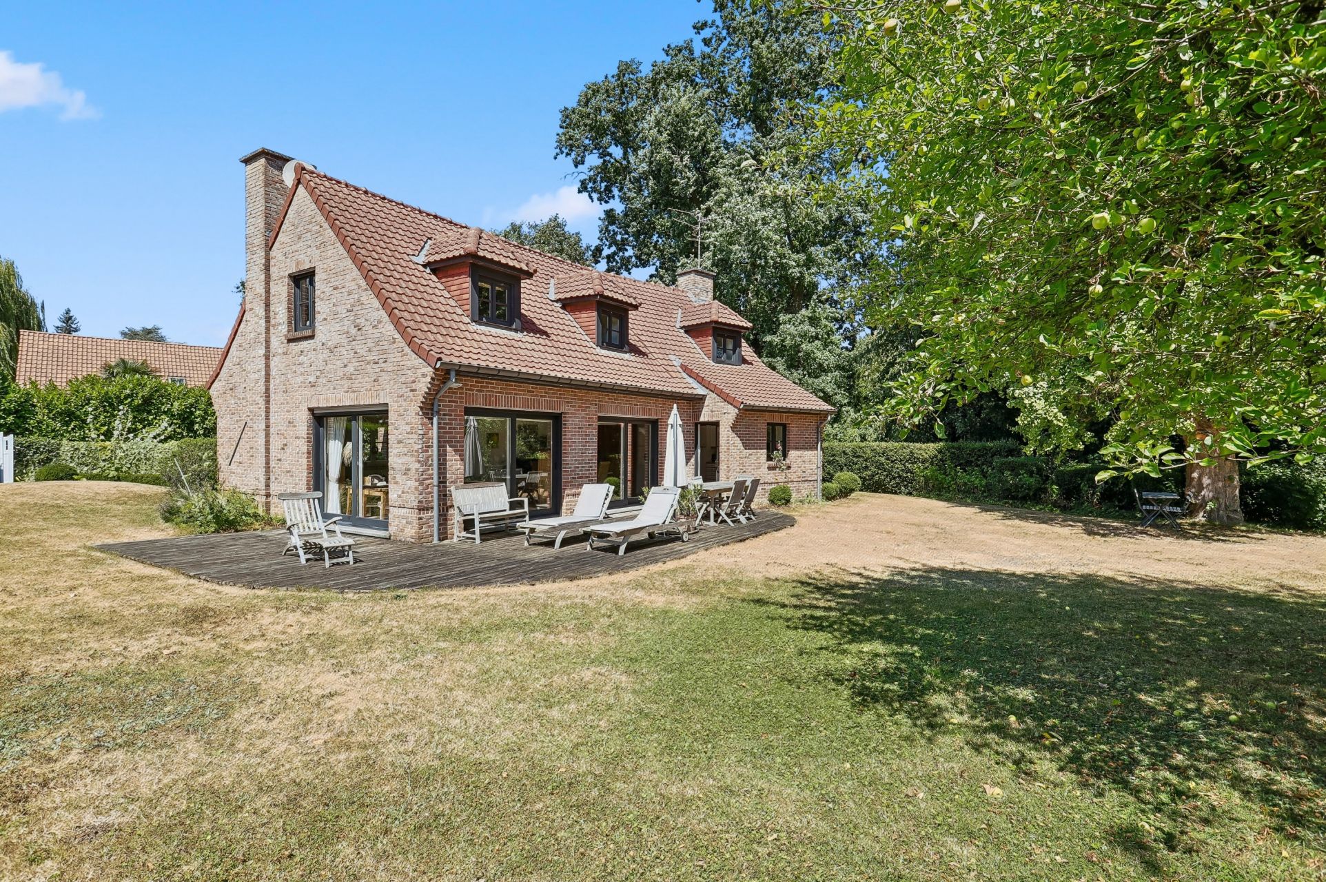 luxury house 5 Rooms for sale on CROIX (59170)