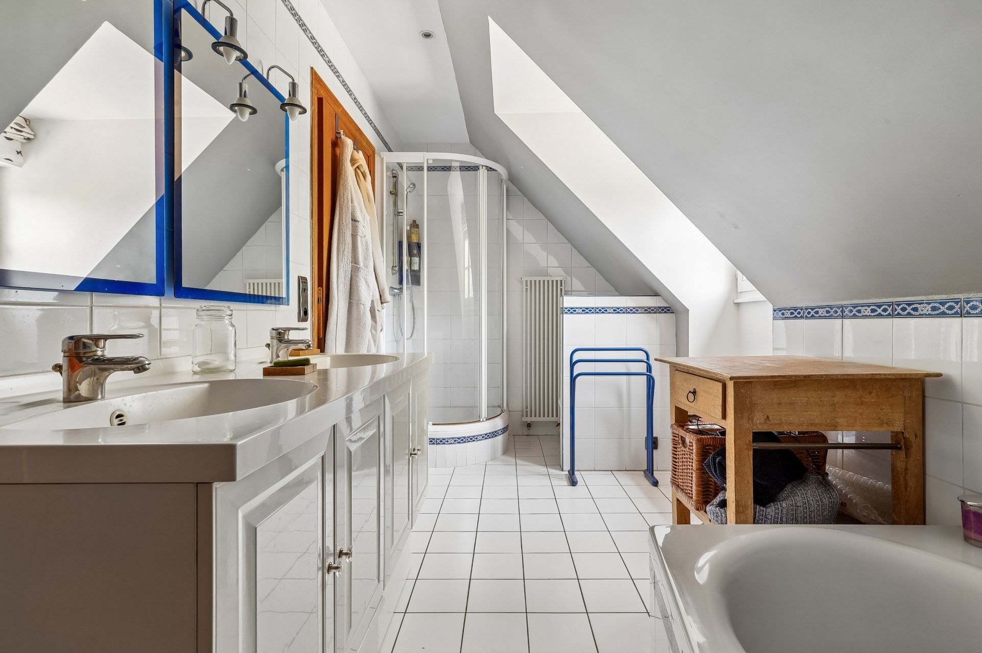 luxury house 5 Rooms for sale on CROIX (59170)
