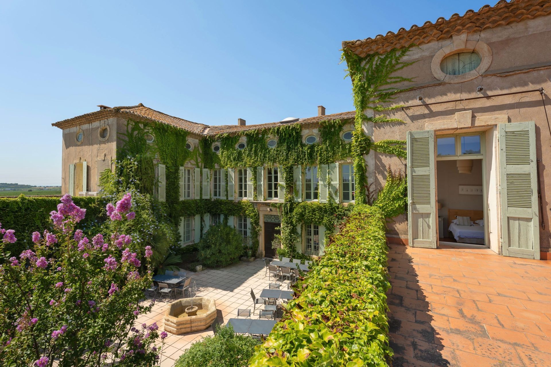 luxury property 35 Rooms for sale on MONTPELLIER (34000)