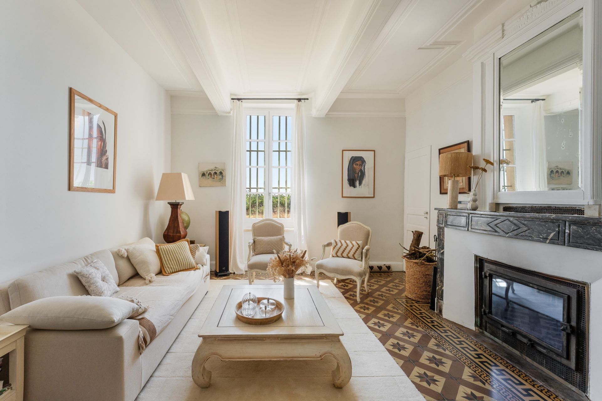 luxury property 35 Rooms for sale on MONTPELLIER (34000)