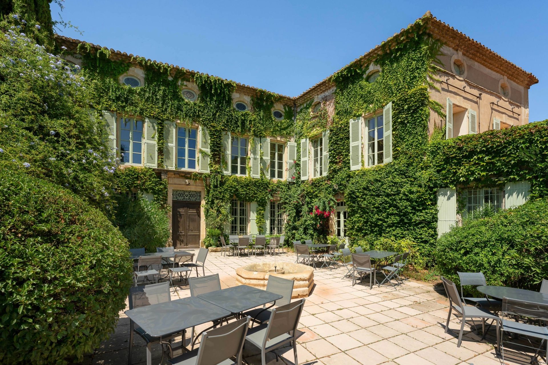 luxury property 35 Rooms for sale on MONTPELLIER (34000)