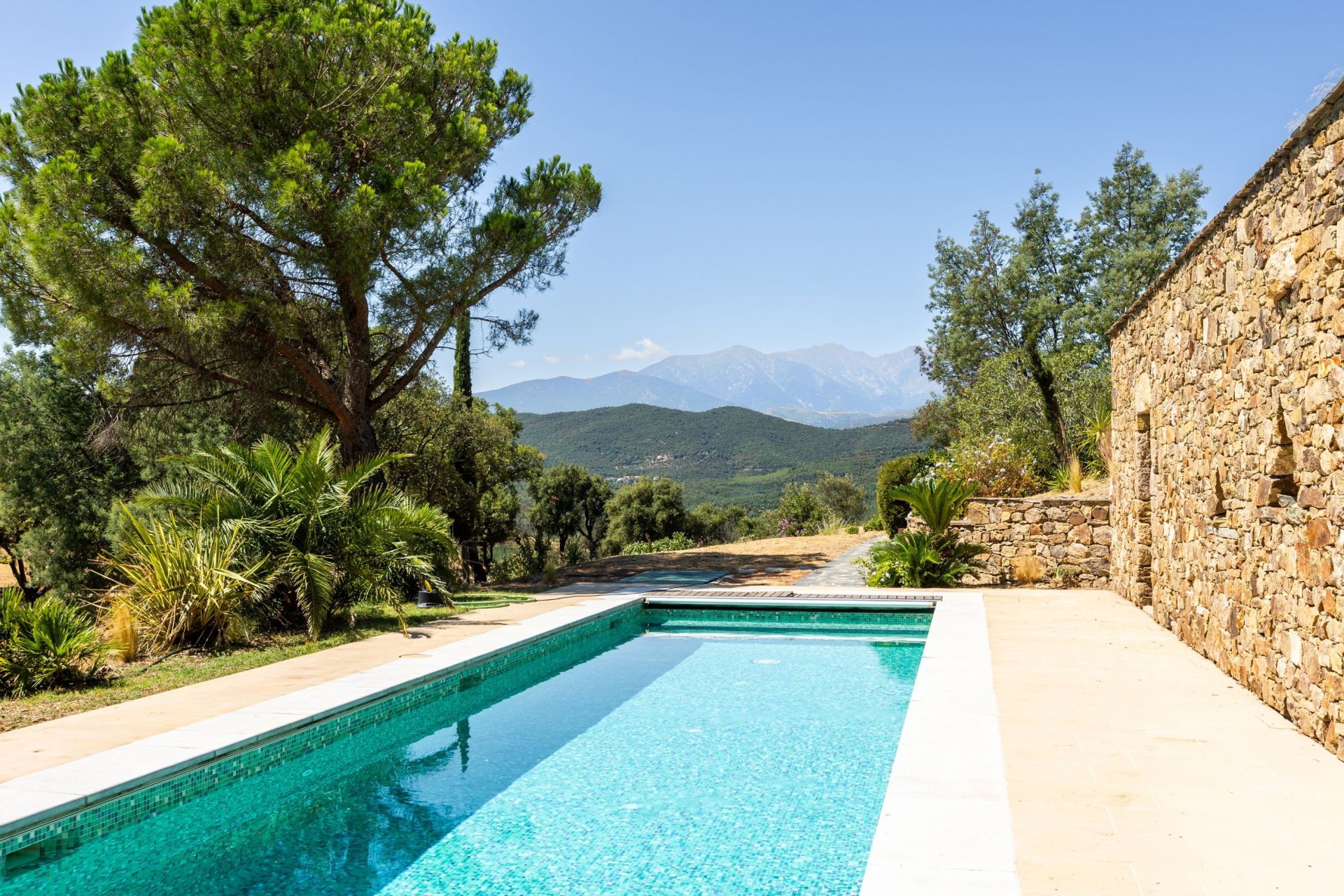 maison de luxe 10 Pièces en vente sur CASTELNOU (66300)