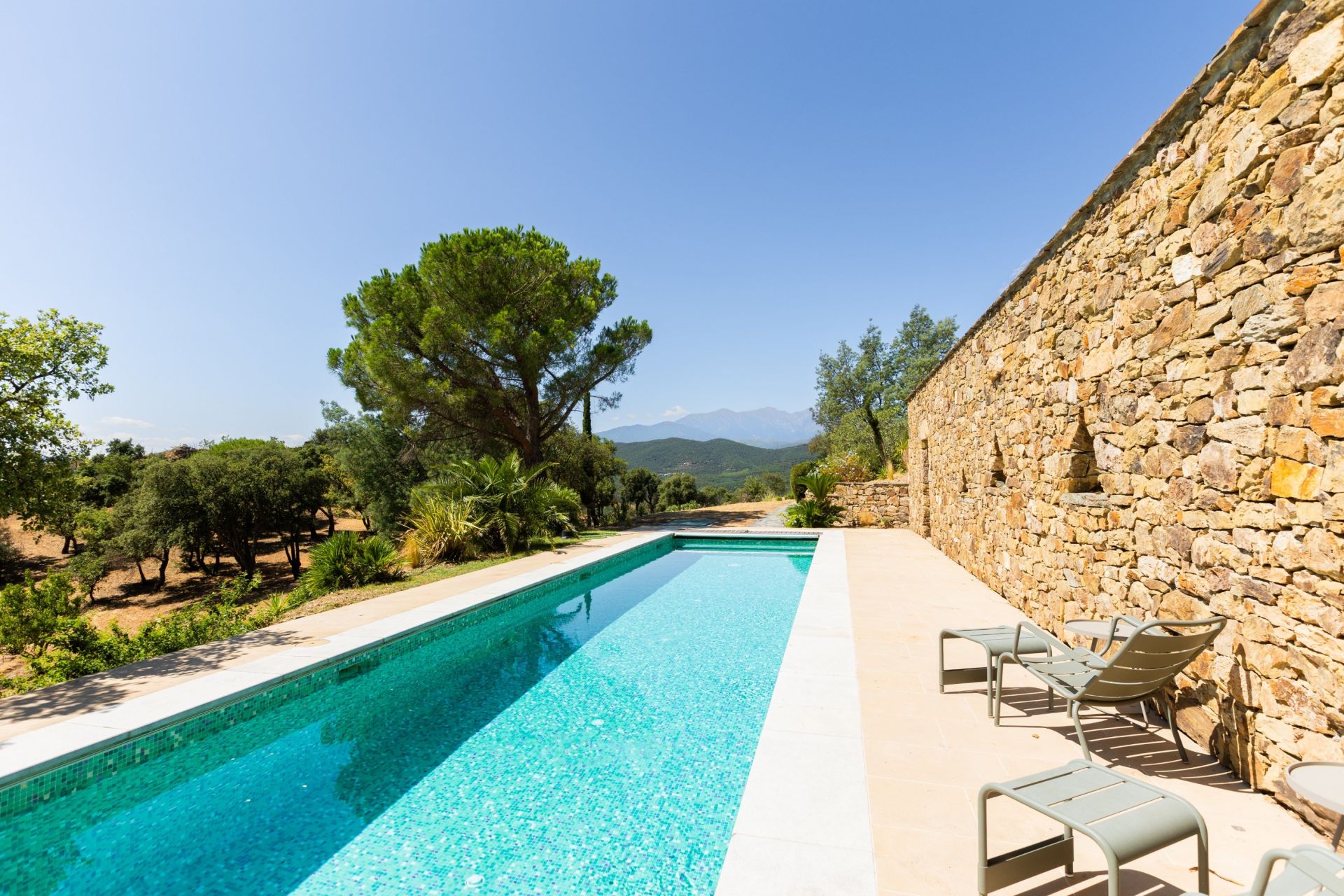 maison de luxe 10 Pièces en vente sur CASTELNOU (66300)