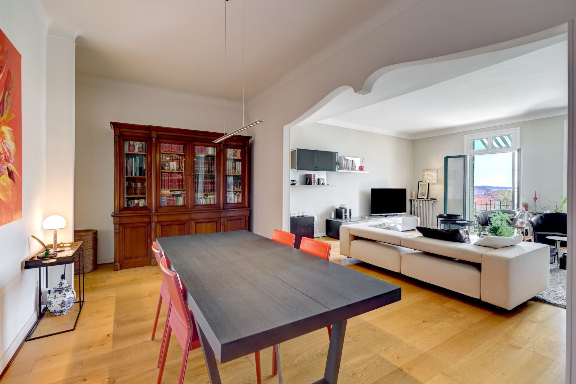 luxury apartment 4 Rooms for sale on CANNES (06400)