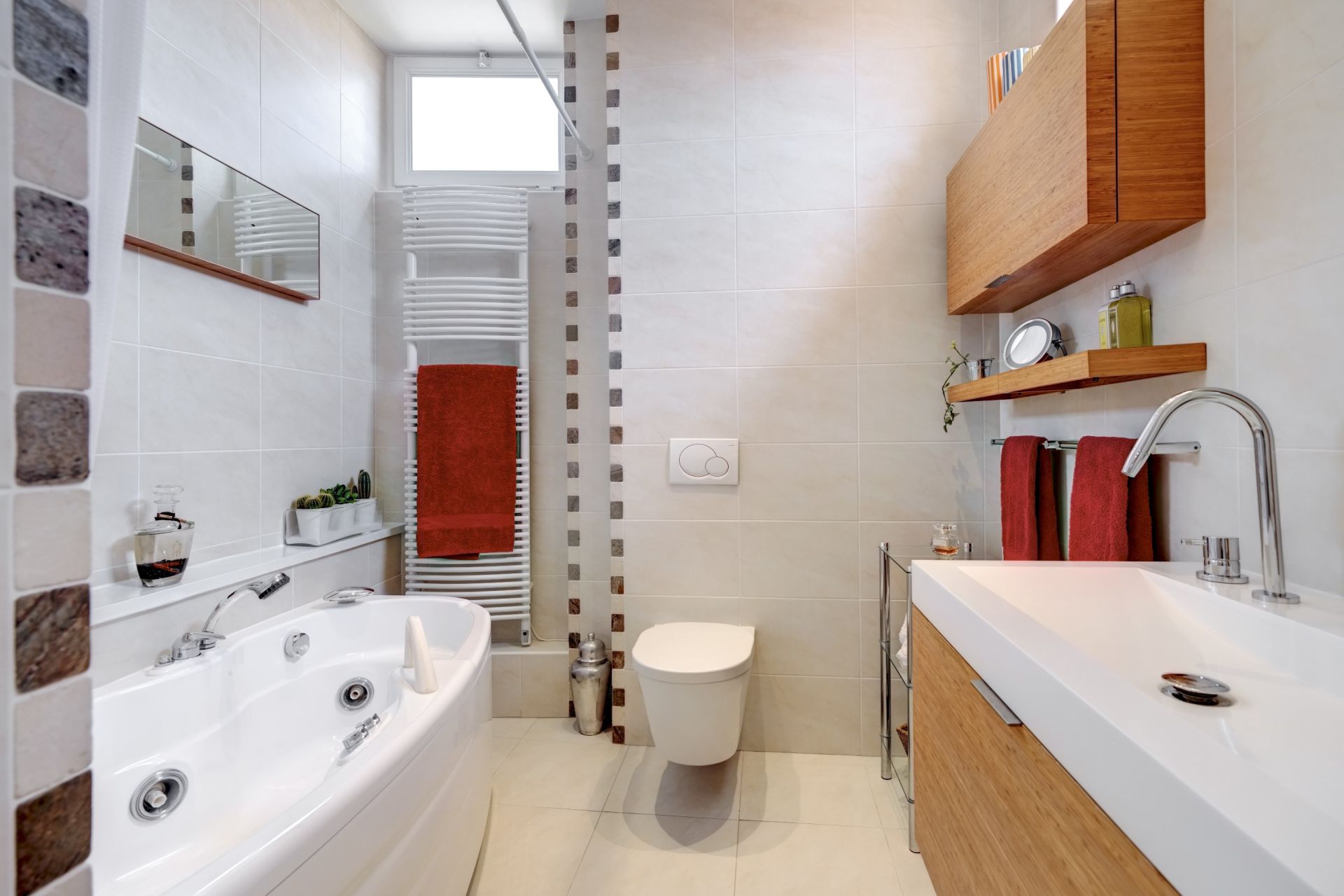 luxury apartment 4 Rooms for sale on CANNES (06400)