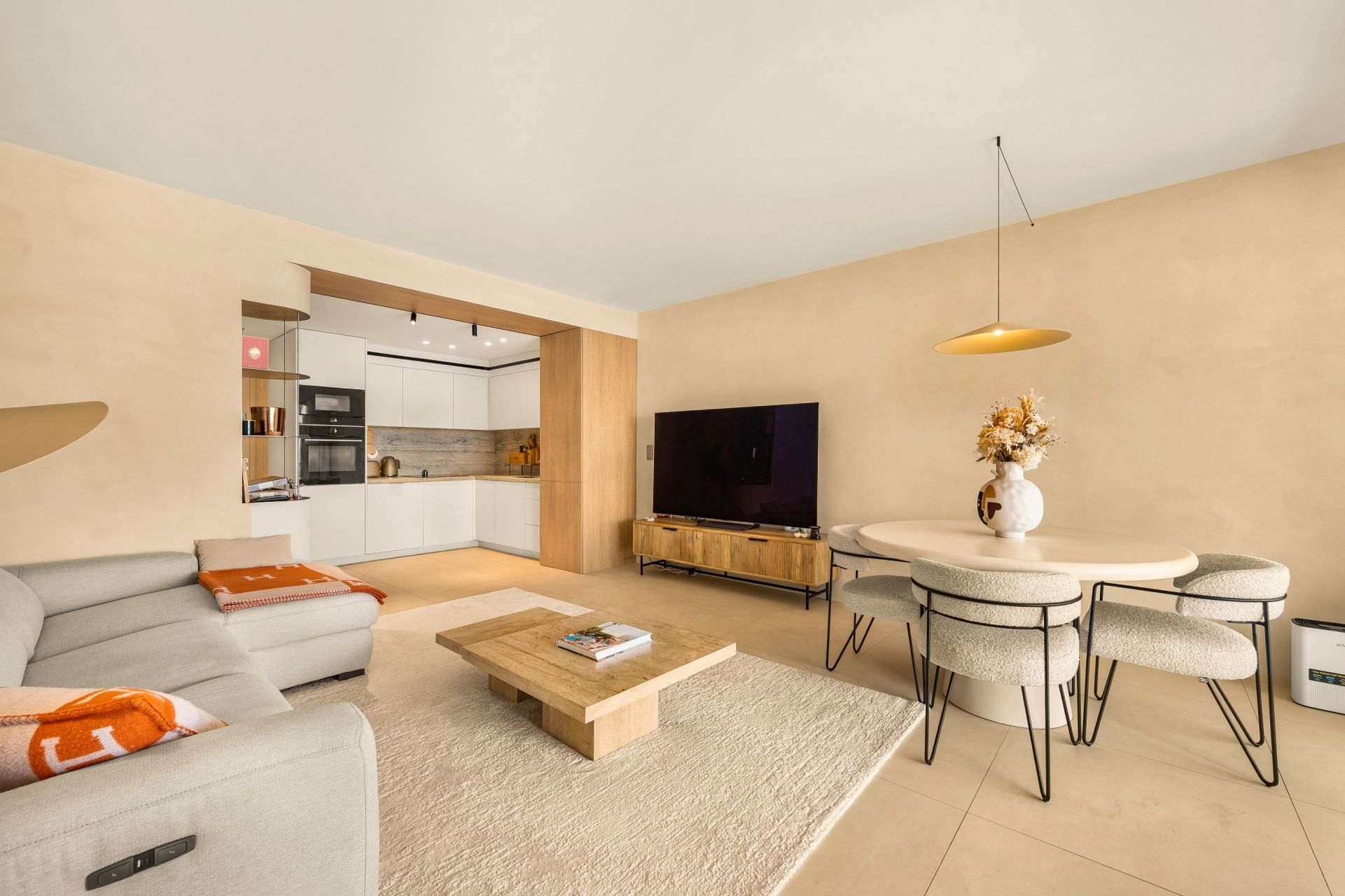 luxury apartment 3 Rooms for sale on CANNES (06400)