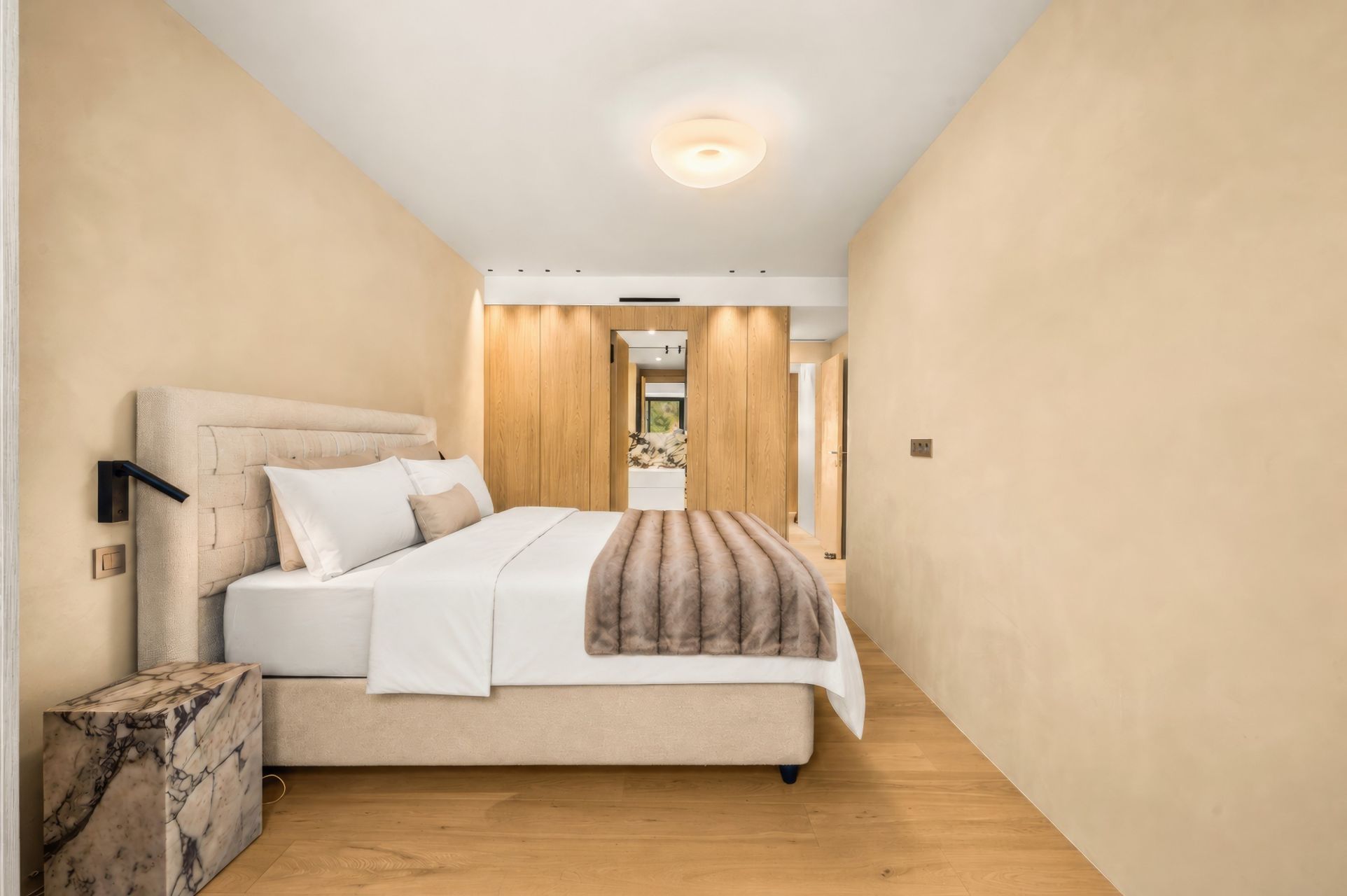 luxury apartment 3 Rooms for sale on CANNES (06400)