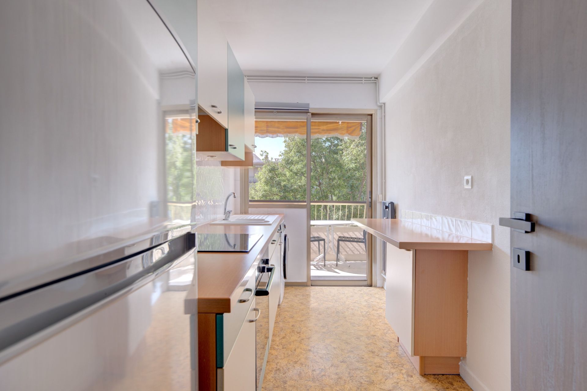 luxury apartment 2 Rooms for sale on CANNES (06400)