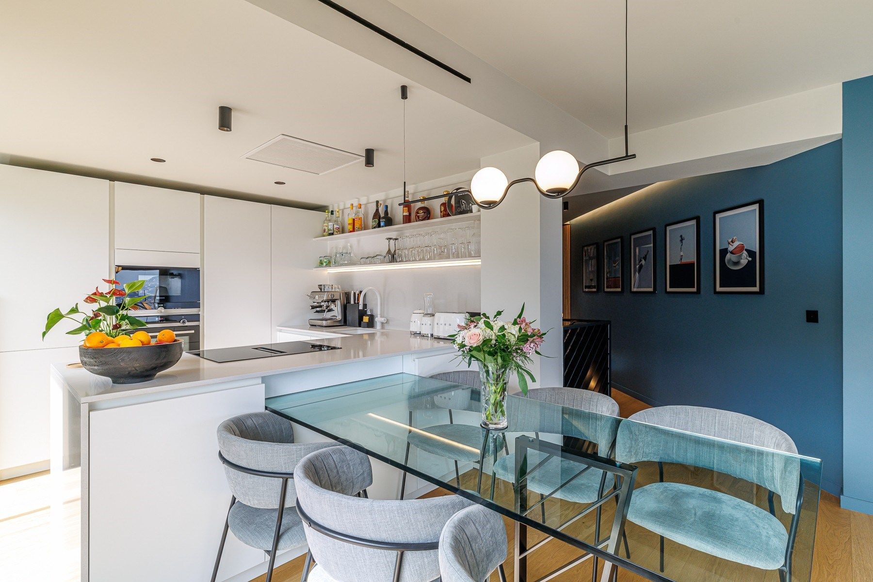 luxury apartment 5 Rooms for sale on NICE (06000)