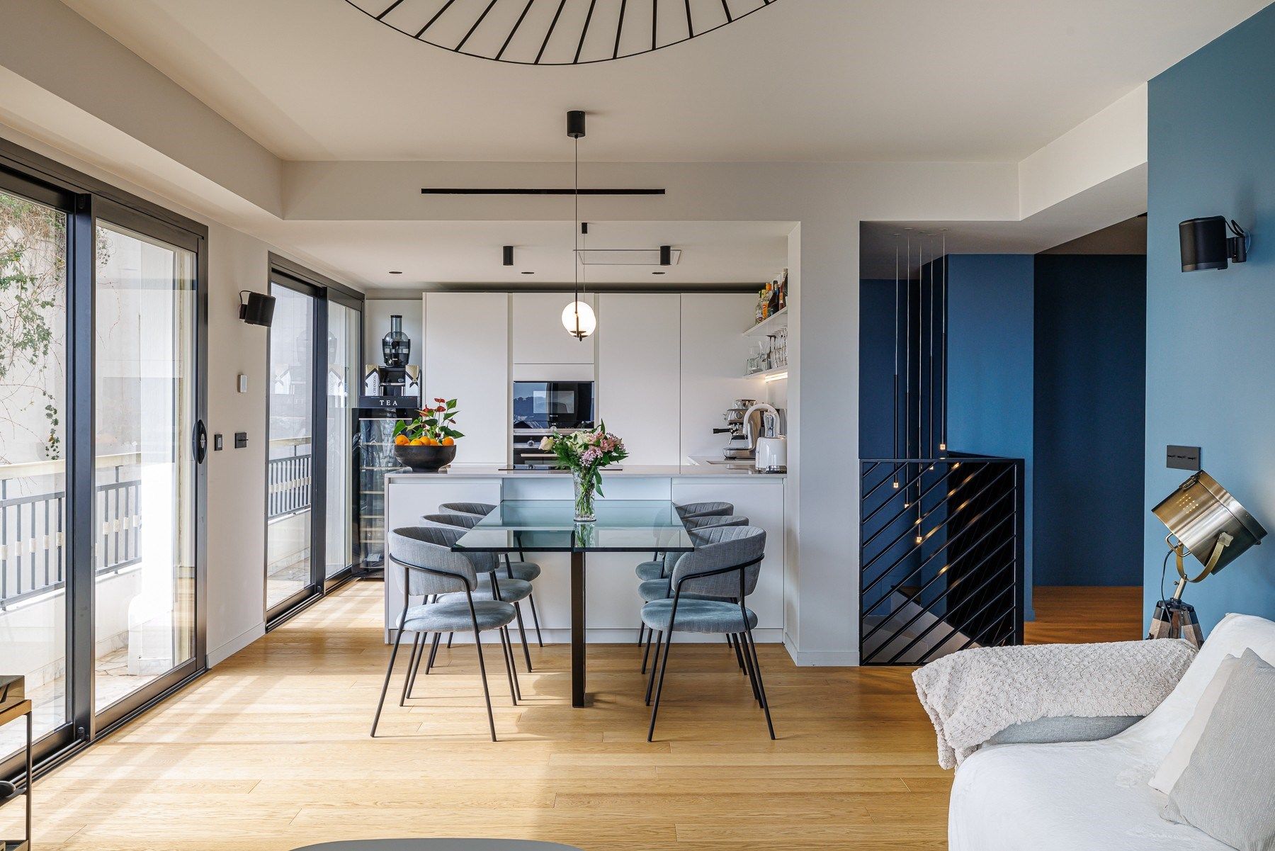 luxury apartment 5 Rooms for sale on NICE (06000)