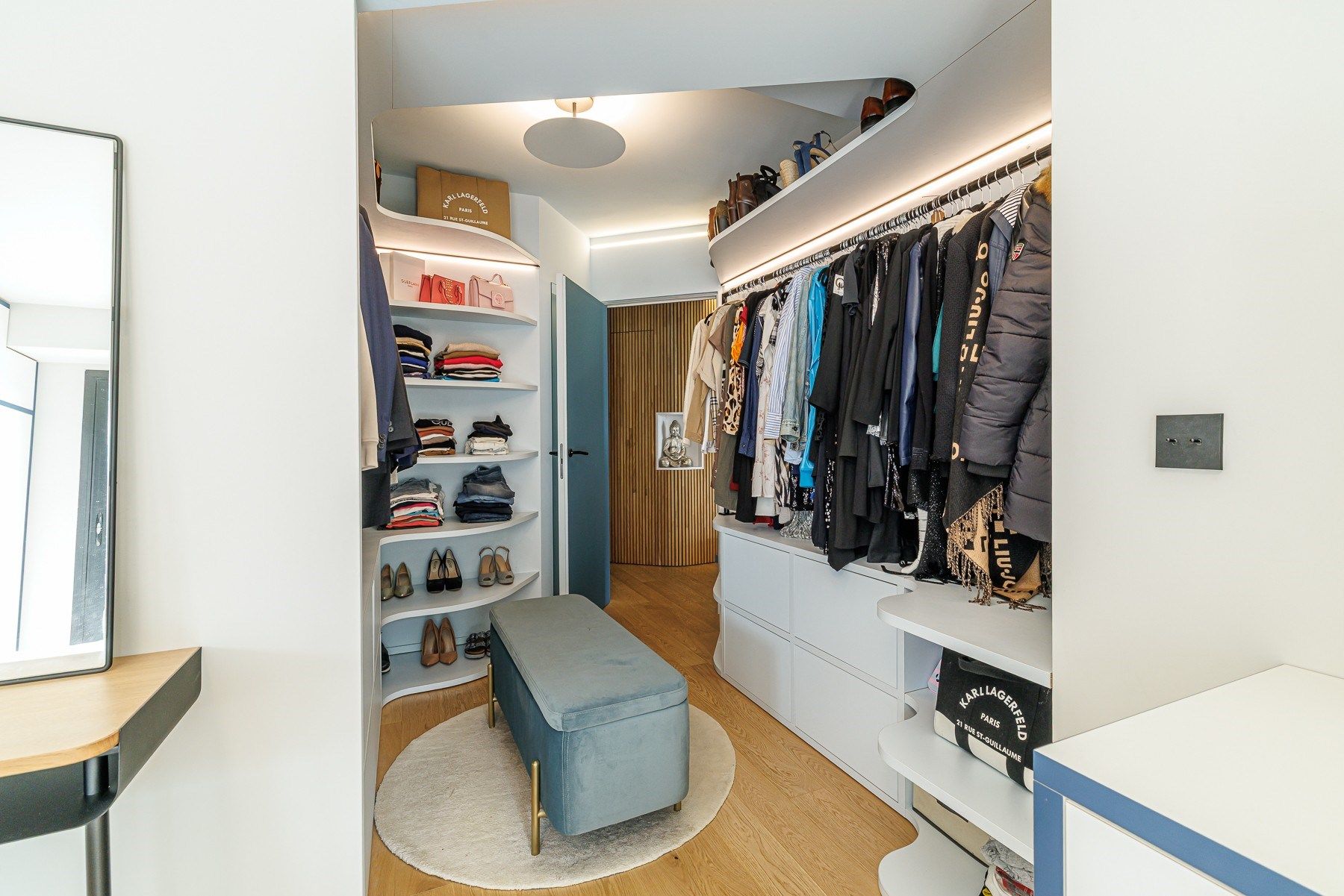 luxury apartment 5 Rooms for sale on NICE (06000)