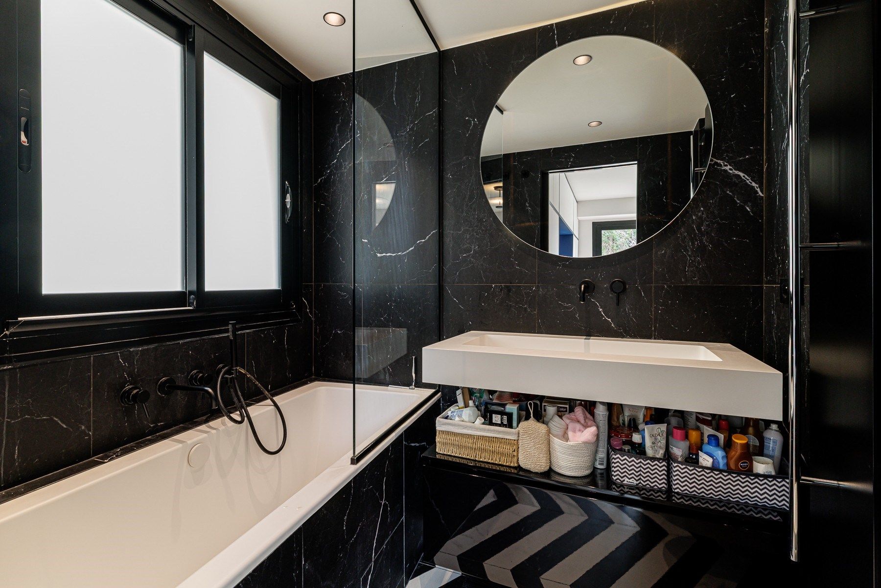 luxury apartment 5 Rooms for sale on NICE (06000)