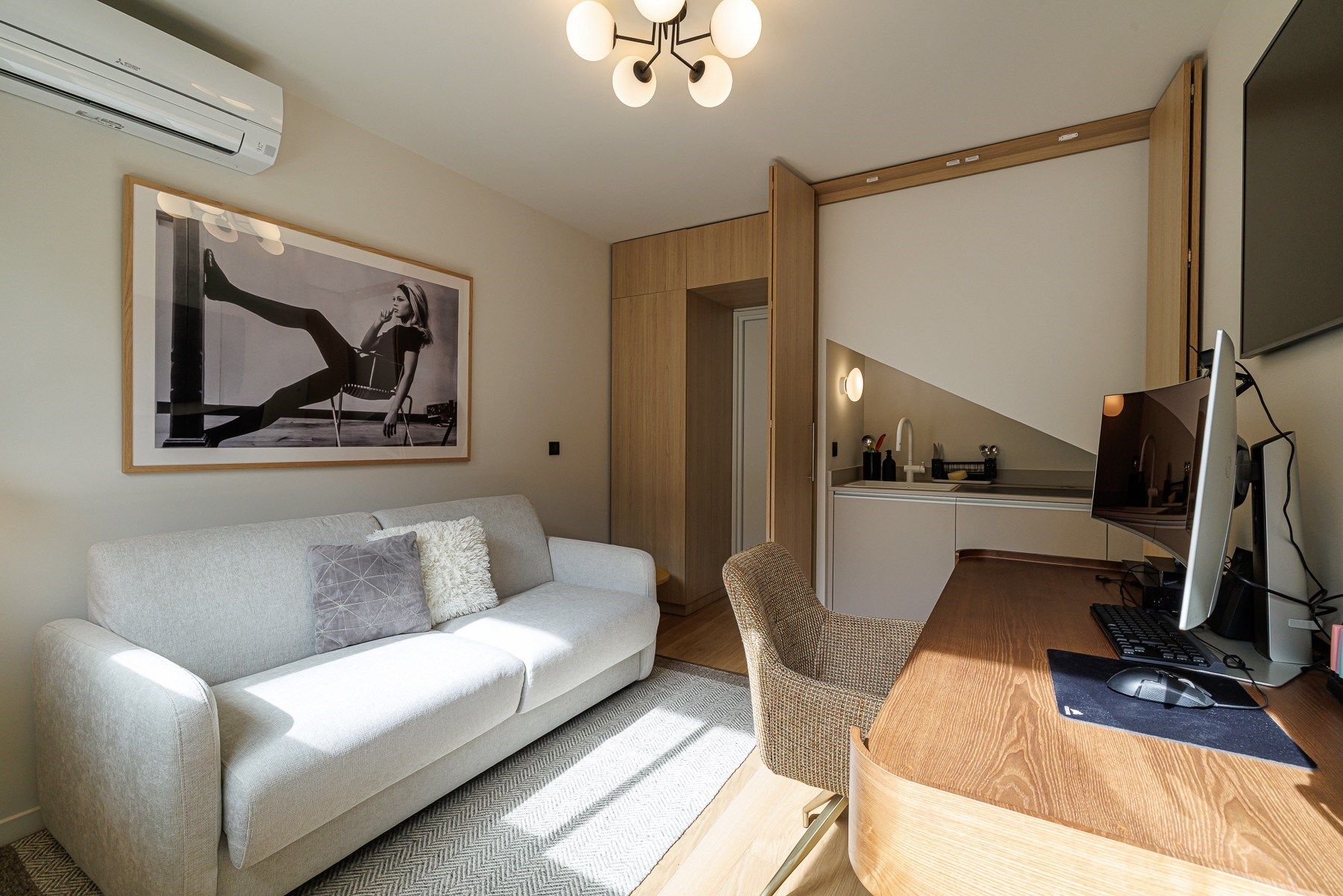 luxury apartment 5 Rooms for sale on NICE (06000)