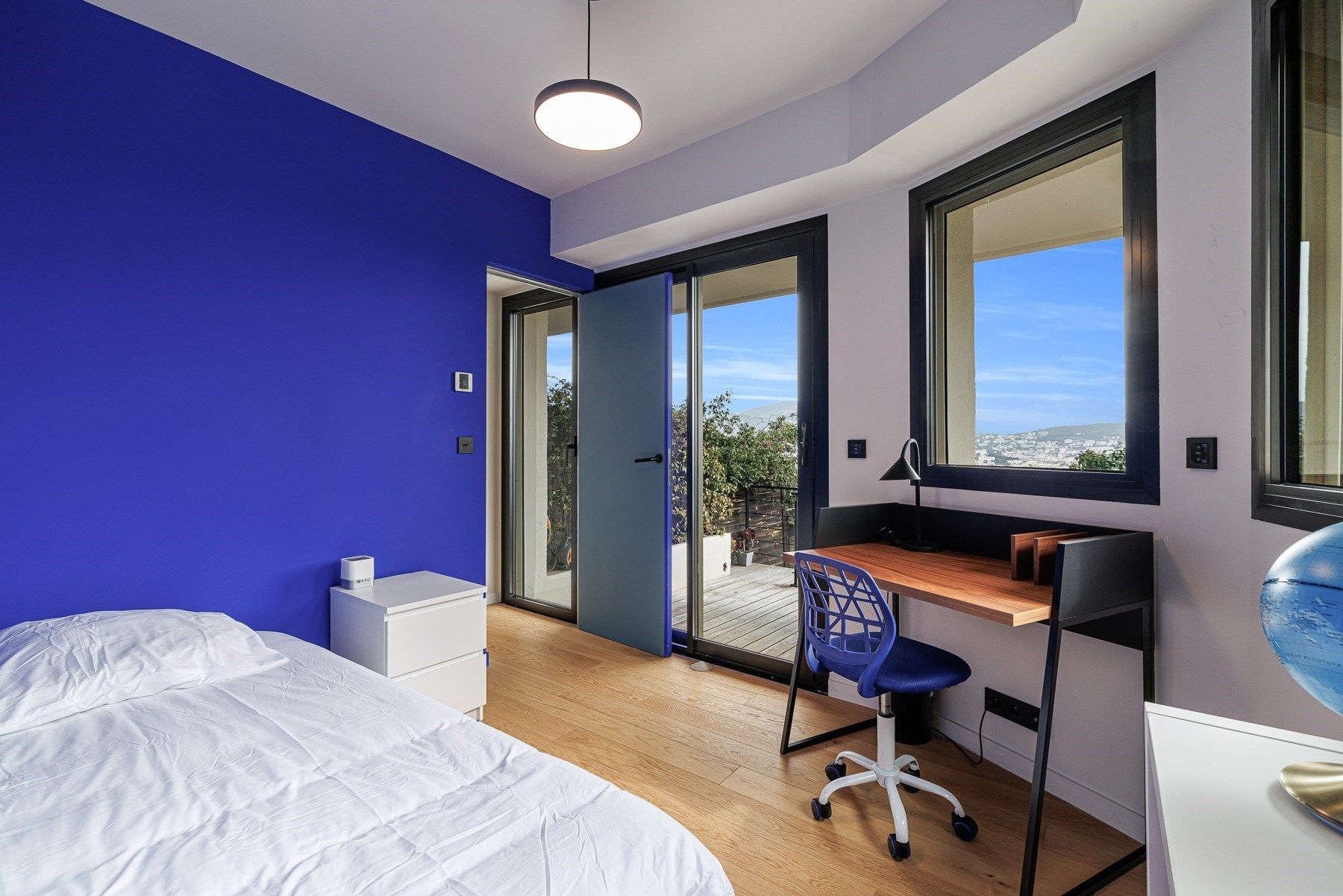 luxury apartment 5 Rooms for sale on NICE (06000)