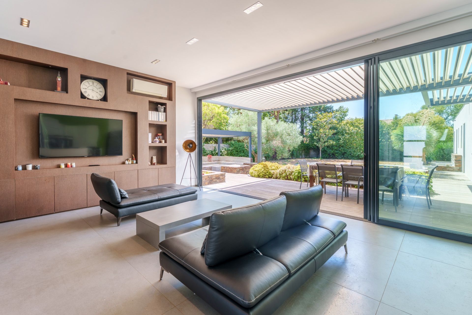 luxury villa 4 Rooms for sale on BAILLARGUES (34670)