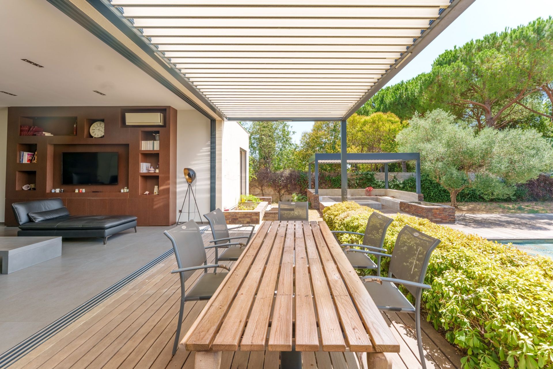 luxury villa 4 Rooms for sale on BAILLARGUES (34670)