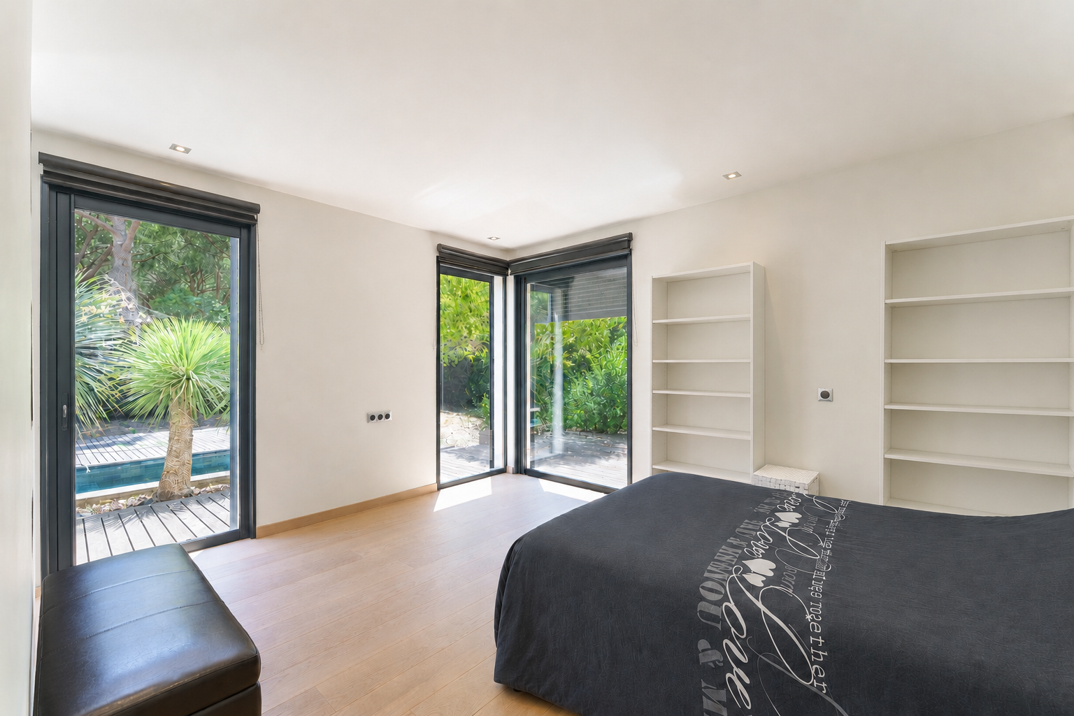 luxury villa 4 Rooms for sale on BAILLARGUES (34670)