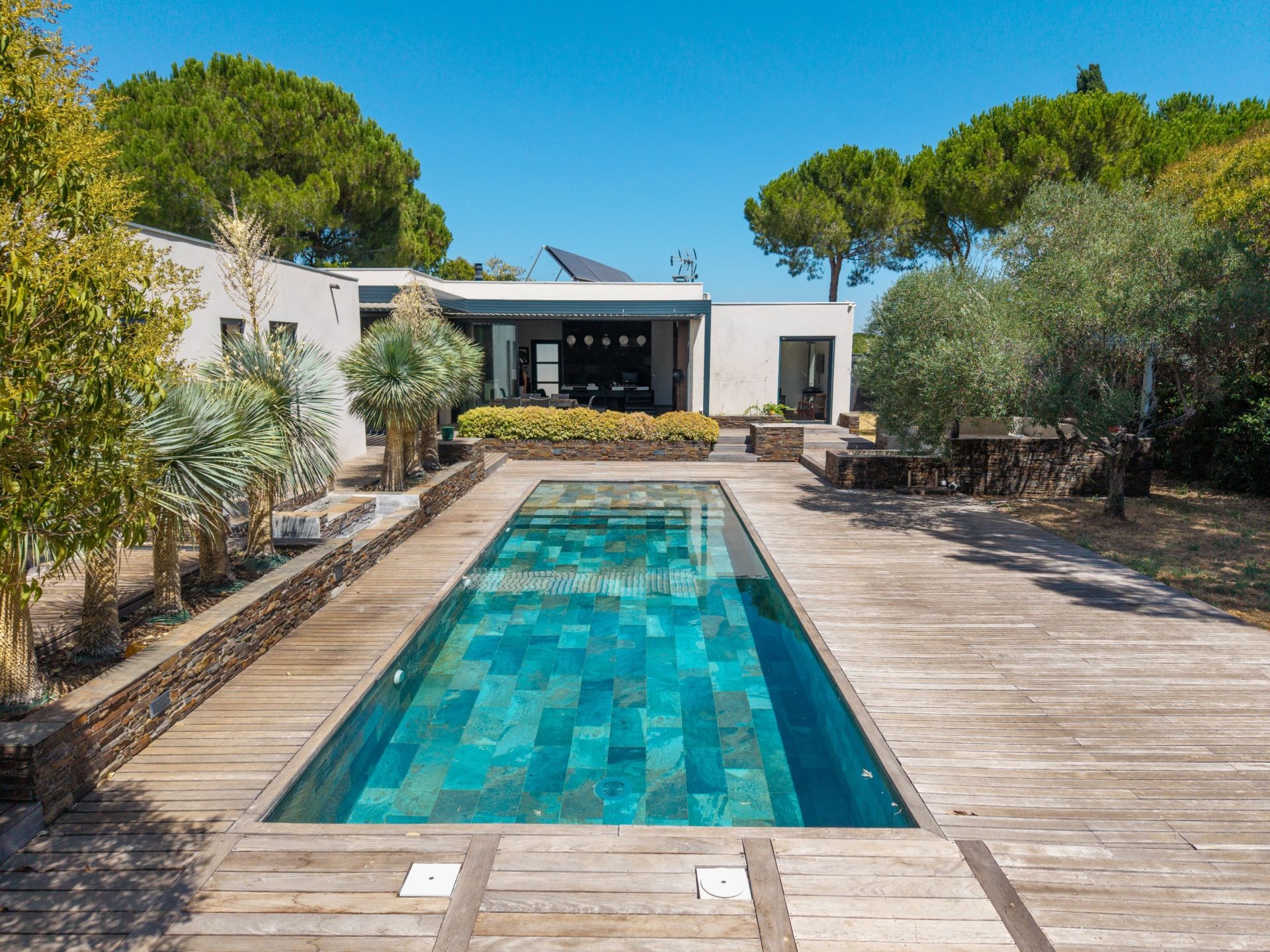 luxury villa 4 Rooms for sale on BAILLARGUES (34670)