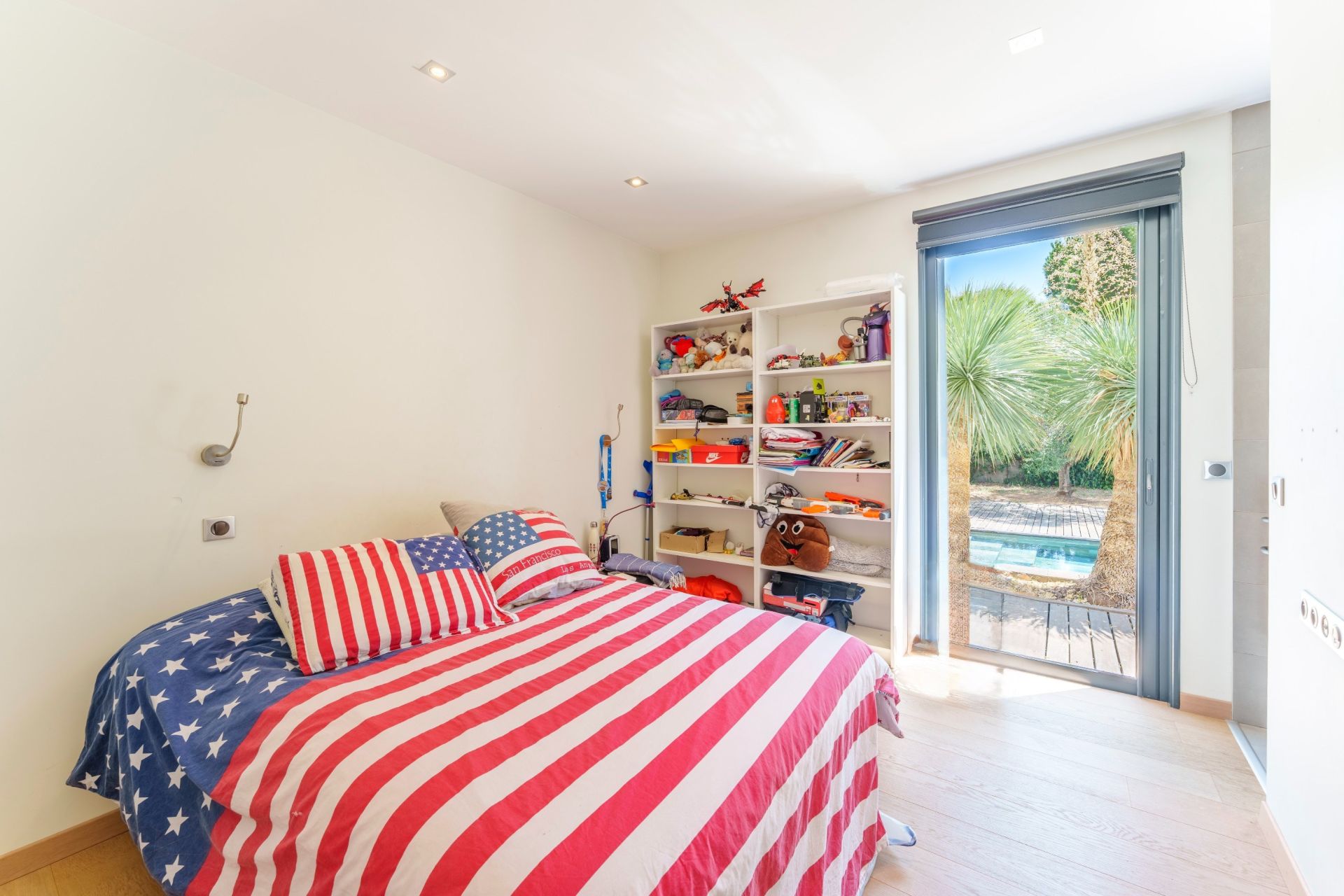 luxury villa 4 Rooms for sale on BAILLARGUES (34670)