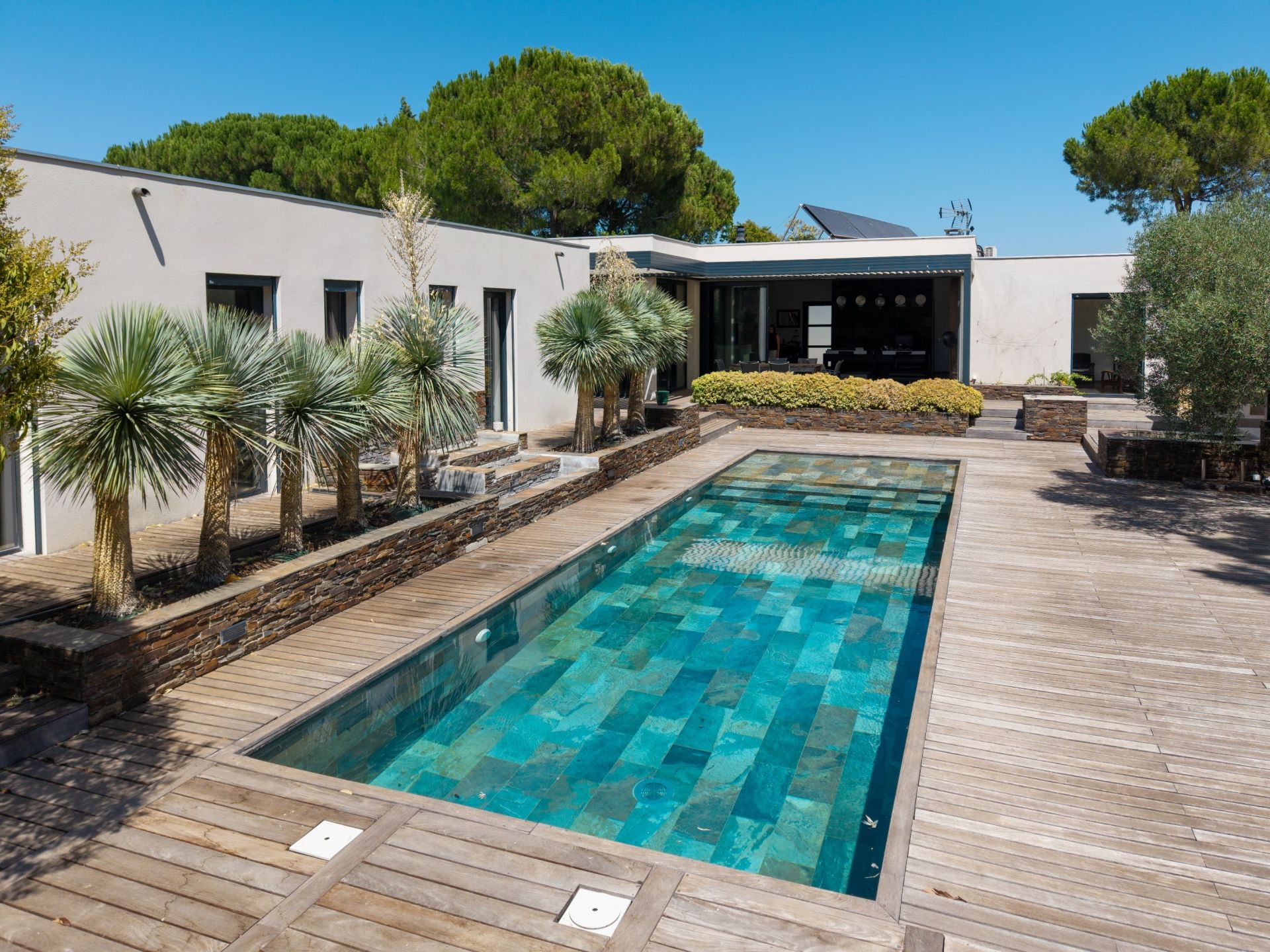 luxury villa 4 Rooms for sale on BAILLARGUES (34670)