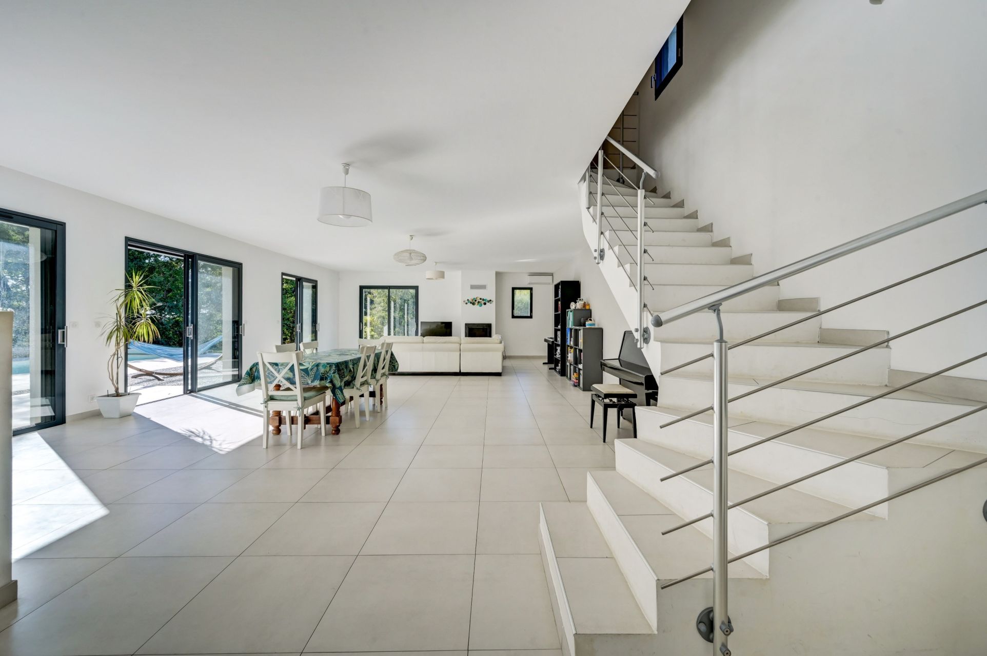 luxury house 7 Rooms for sale on AIX EN PROVENCE (13100)