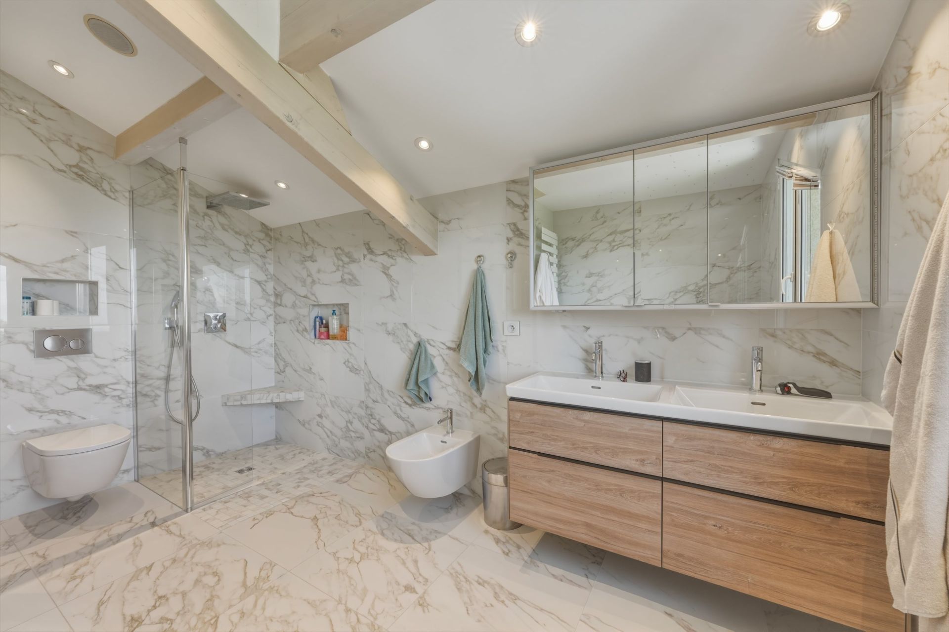 luxury house 9 Rooms for sale on DIVONNE LES BAINS (01220)
