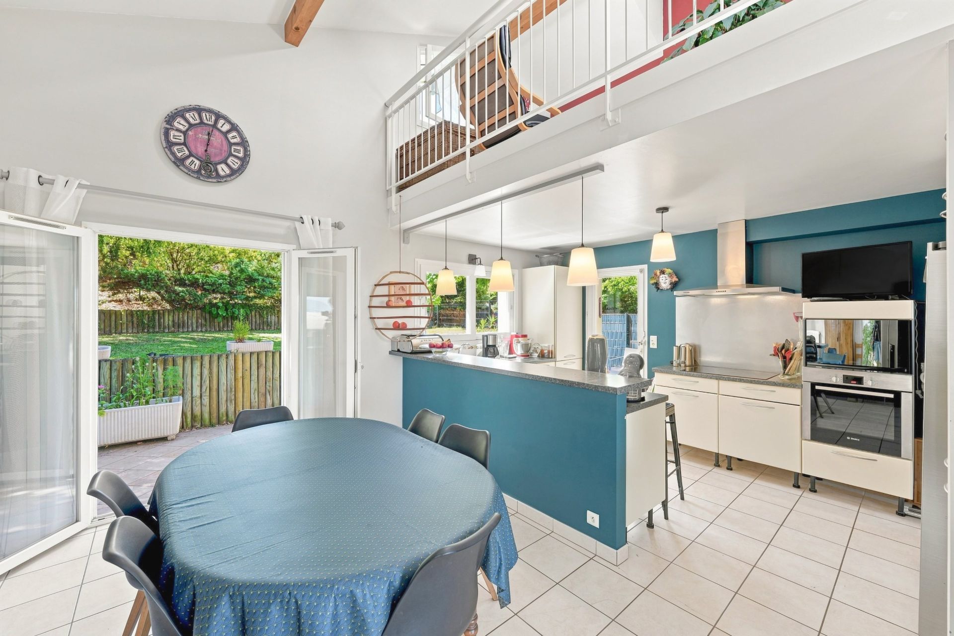 luxury house 6 Rooms for sale on PUBLIER (74500)