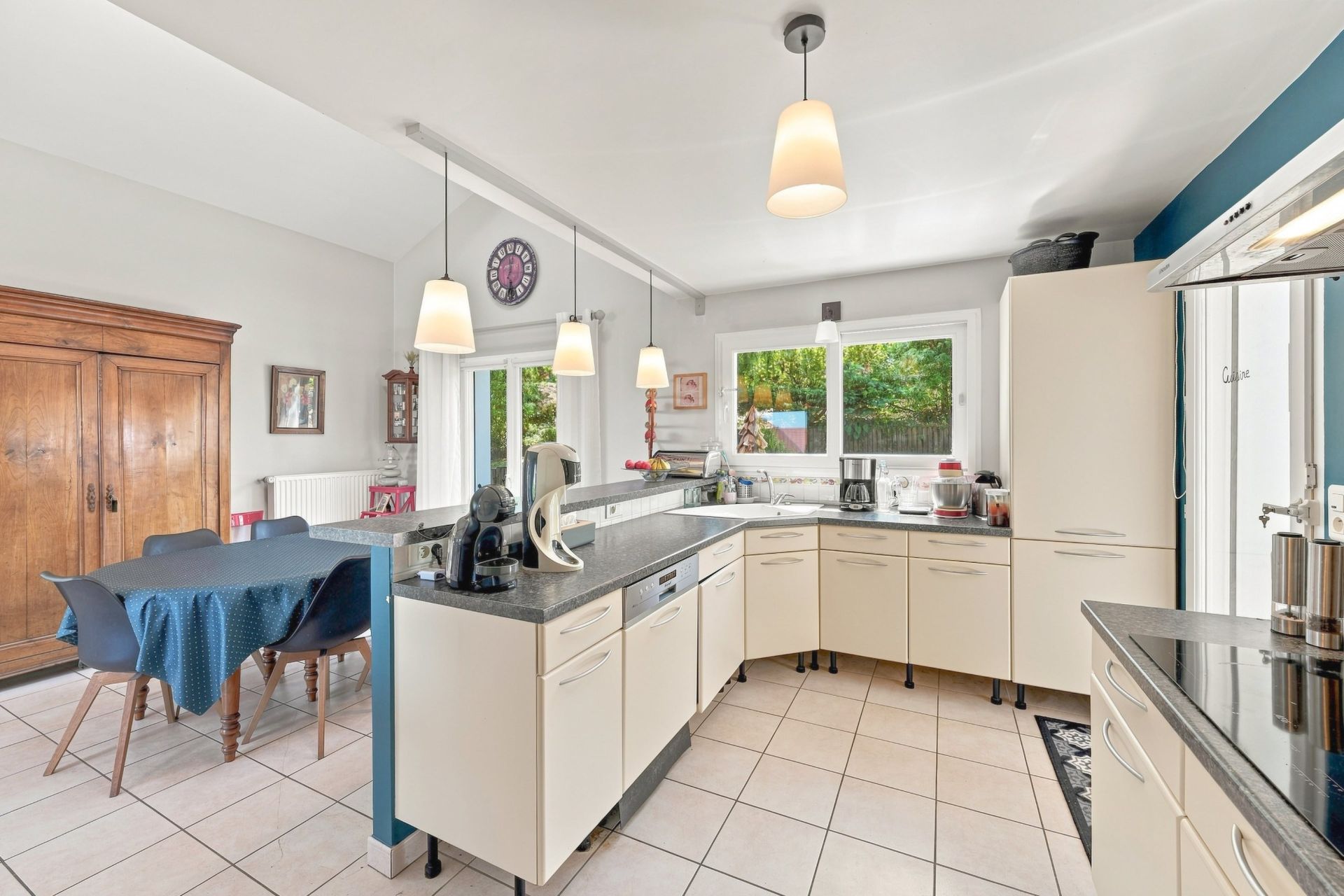 luxury house 6 Rooms for sale on PUBLIER (74500)