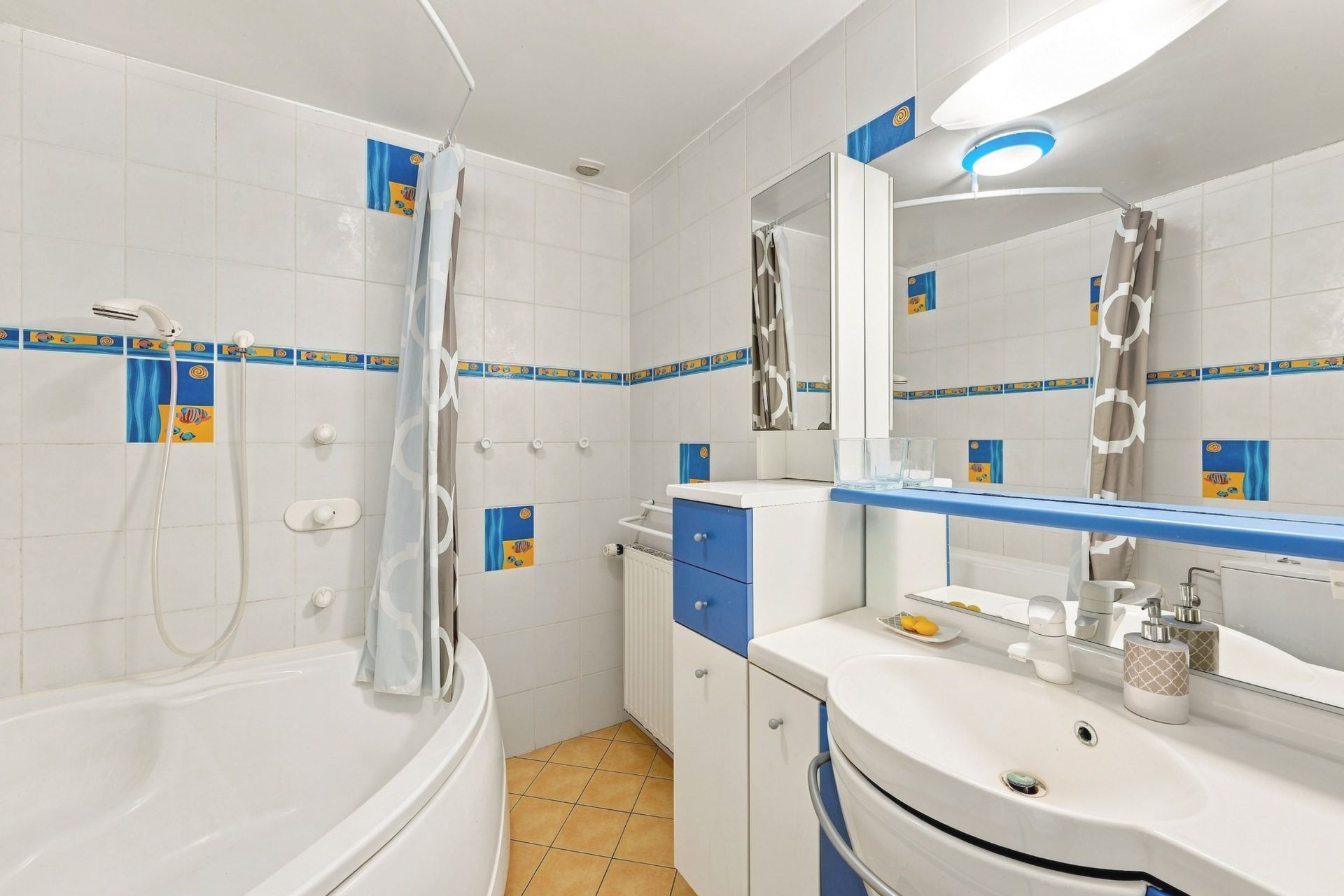 luxury house 6 Rooms for sale on PUBLIER (74500)