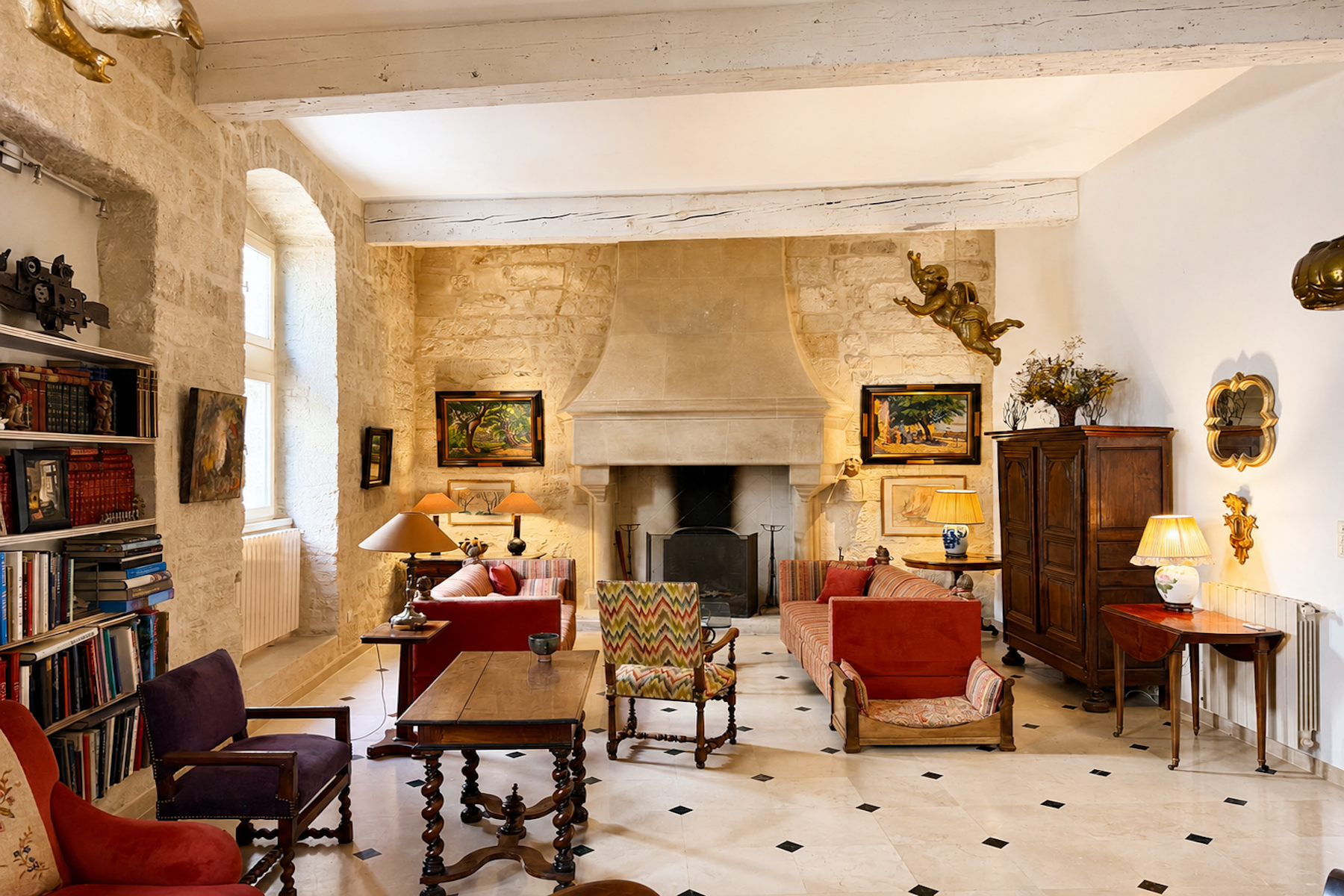 luxury apartment 6 Rooms for sale on UZES (30700)