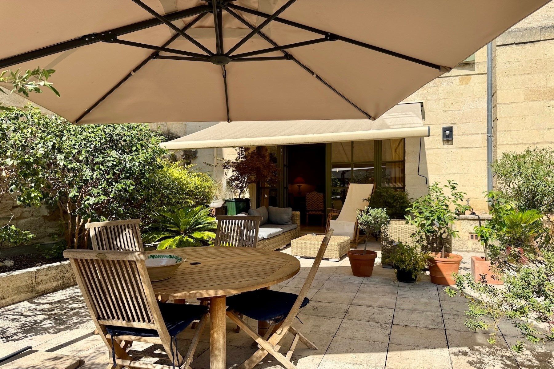 luxury apartment 6 Rooms for sale on UZES (30700)