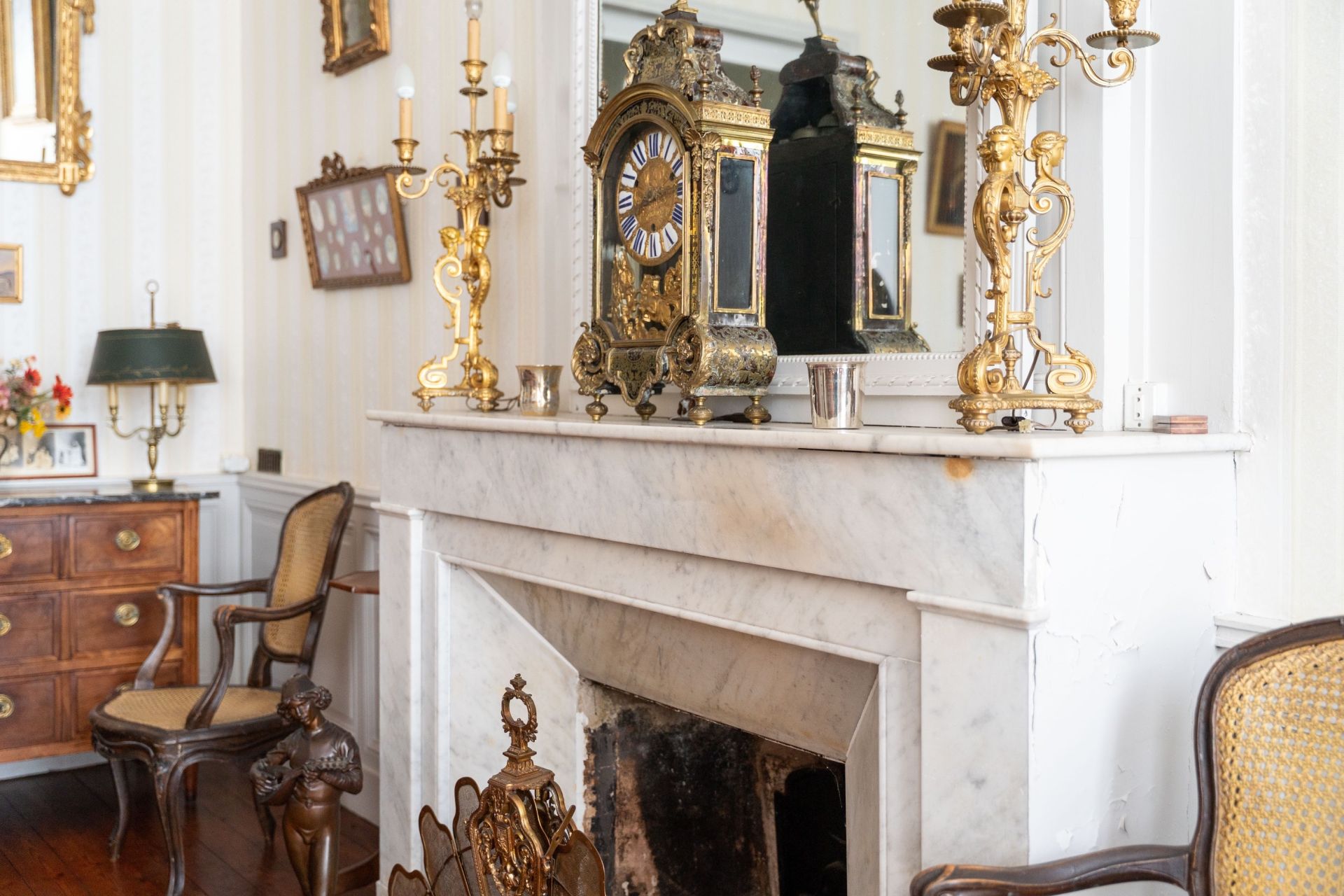 luxury house 8 Rooms for sale on LA ROCHELLE (17000)