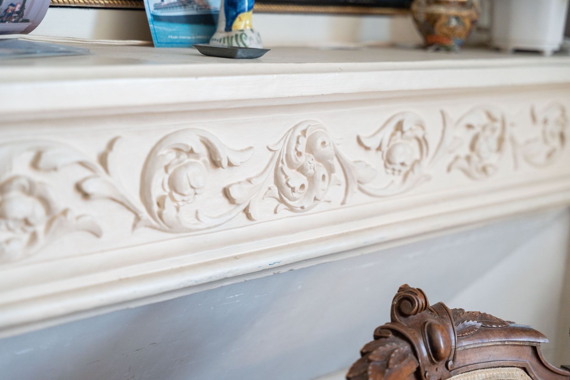 luxury house 8 Rooms for sale on LA ROCHELLE (17000)