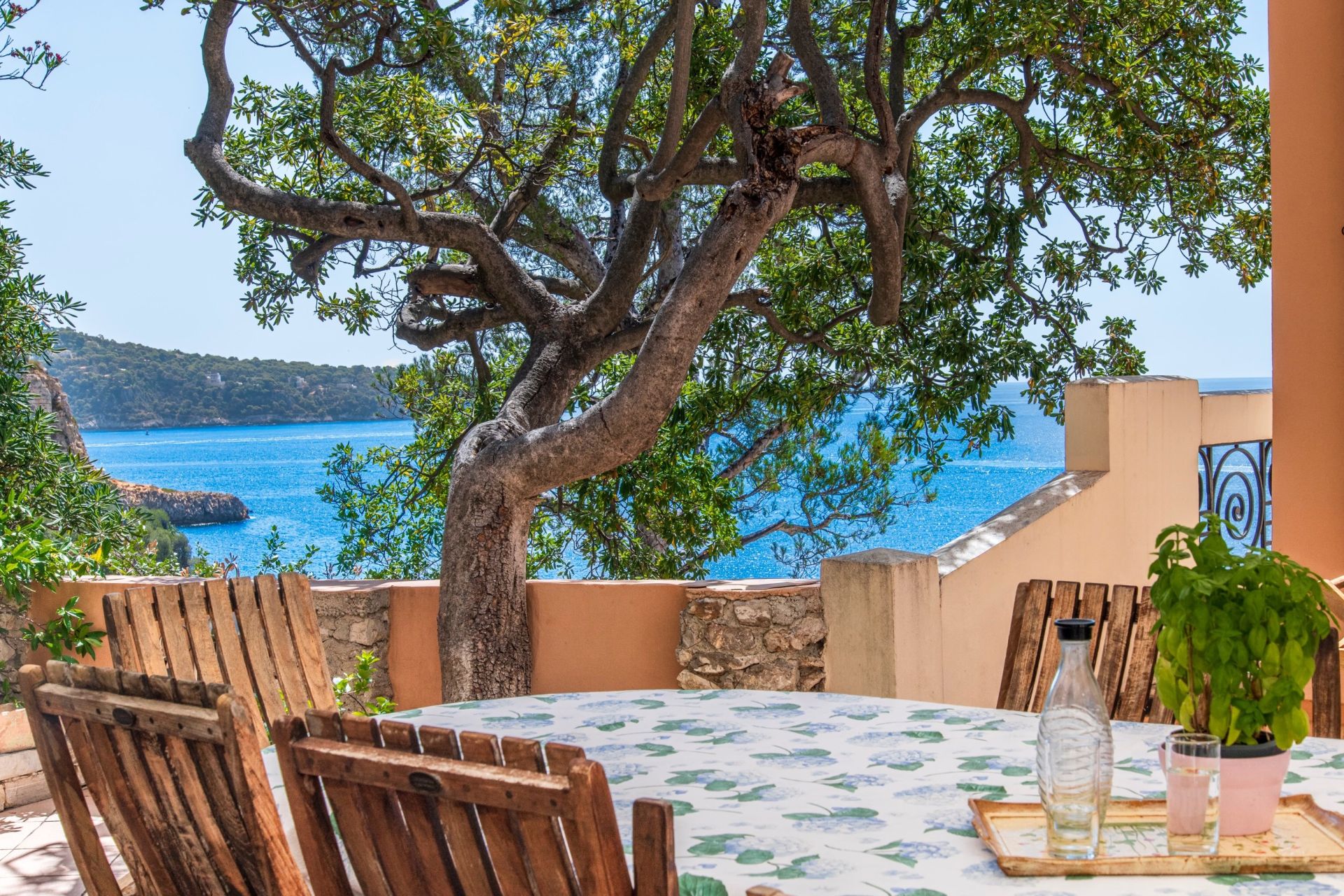 luxury villa 6 Rooms for sale on NICE (06000)