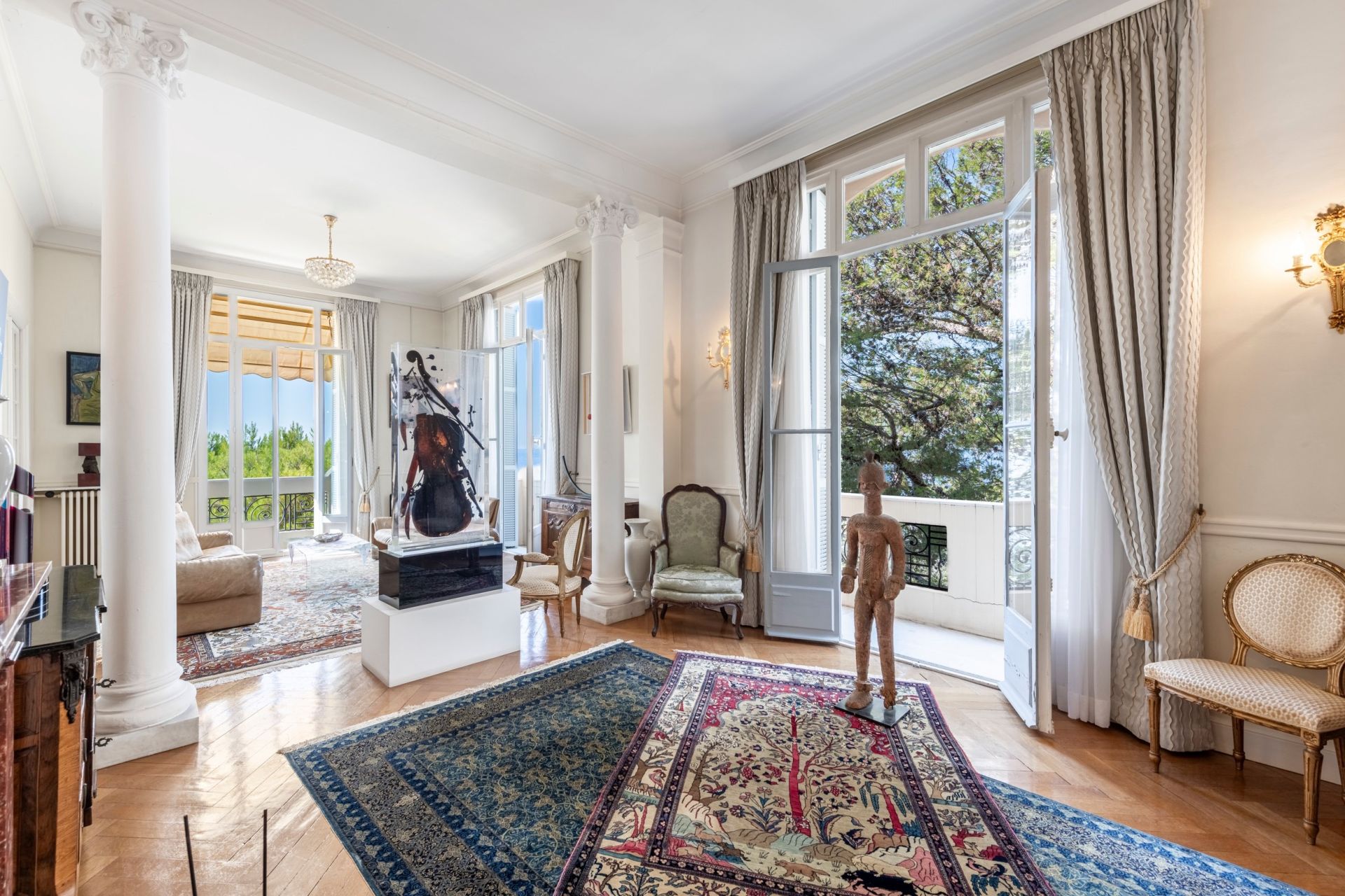 luxury villa 6 Rooms for sale on NICE (06000)