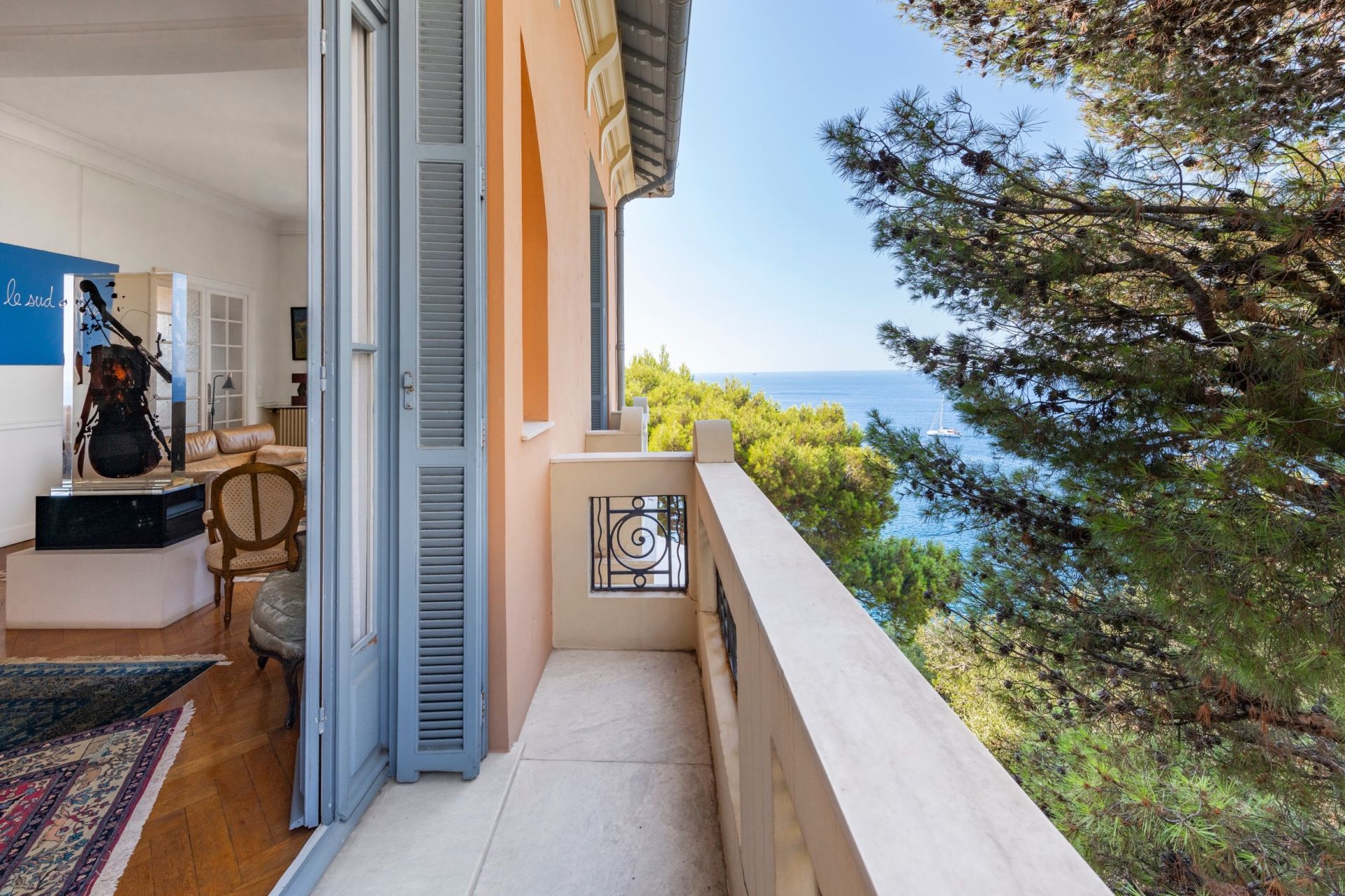 luxury villa 6 Rooms for sale on NICE (06000)